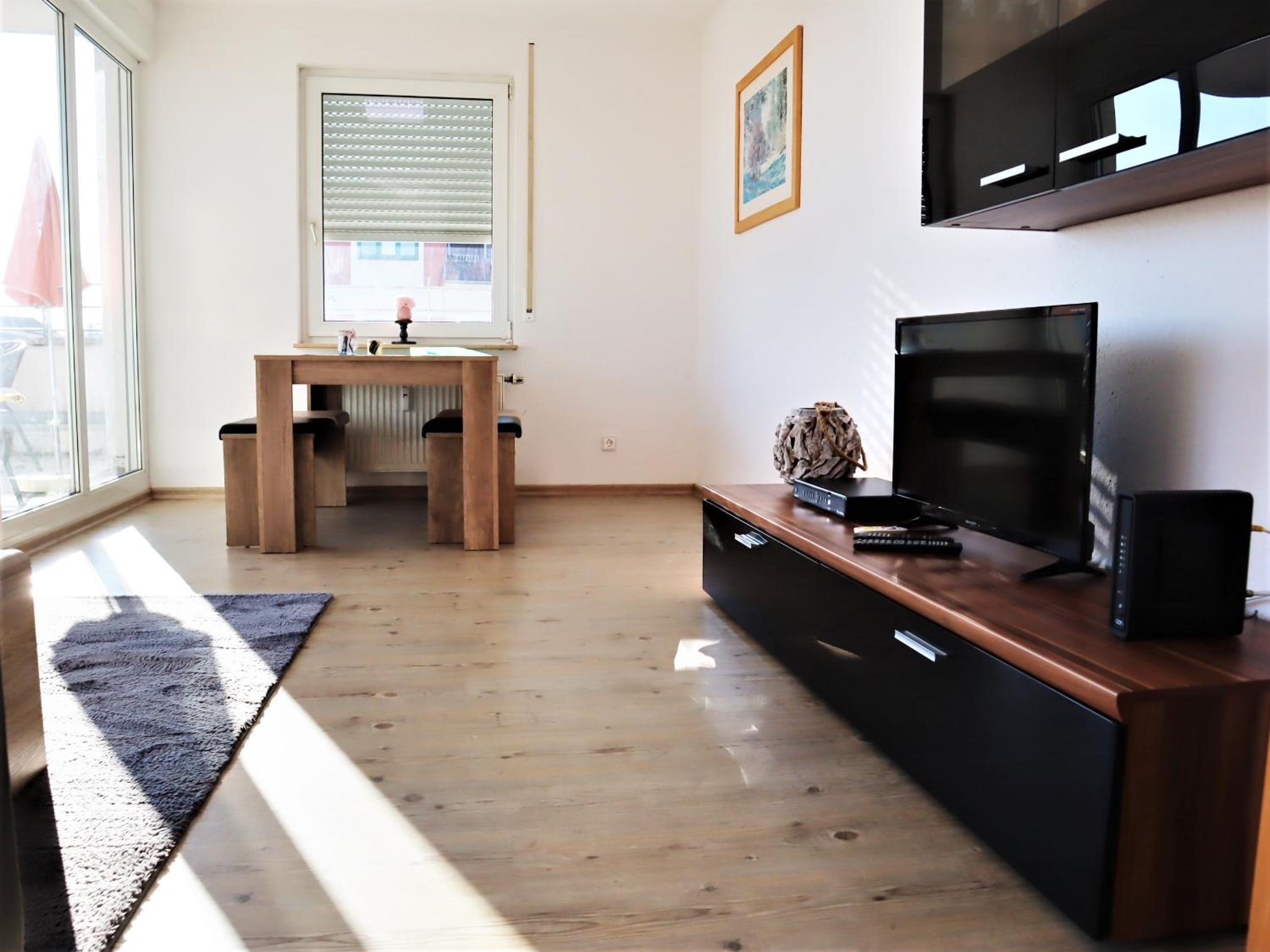 Apartment with Terrace - Photo 2