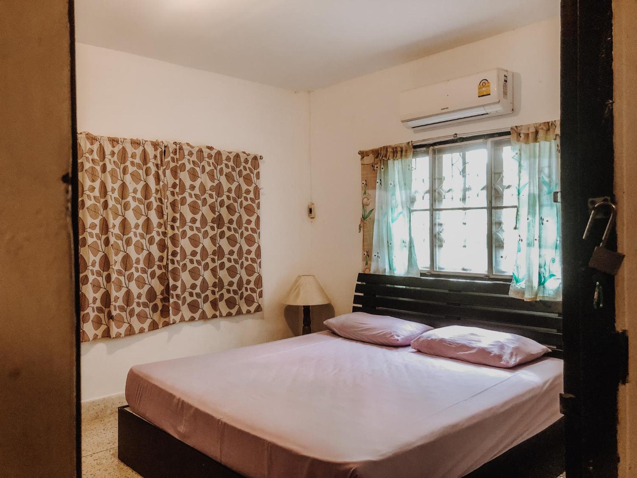 Standard Double Room With Shared Bathroom photo 1