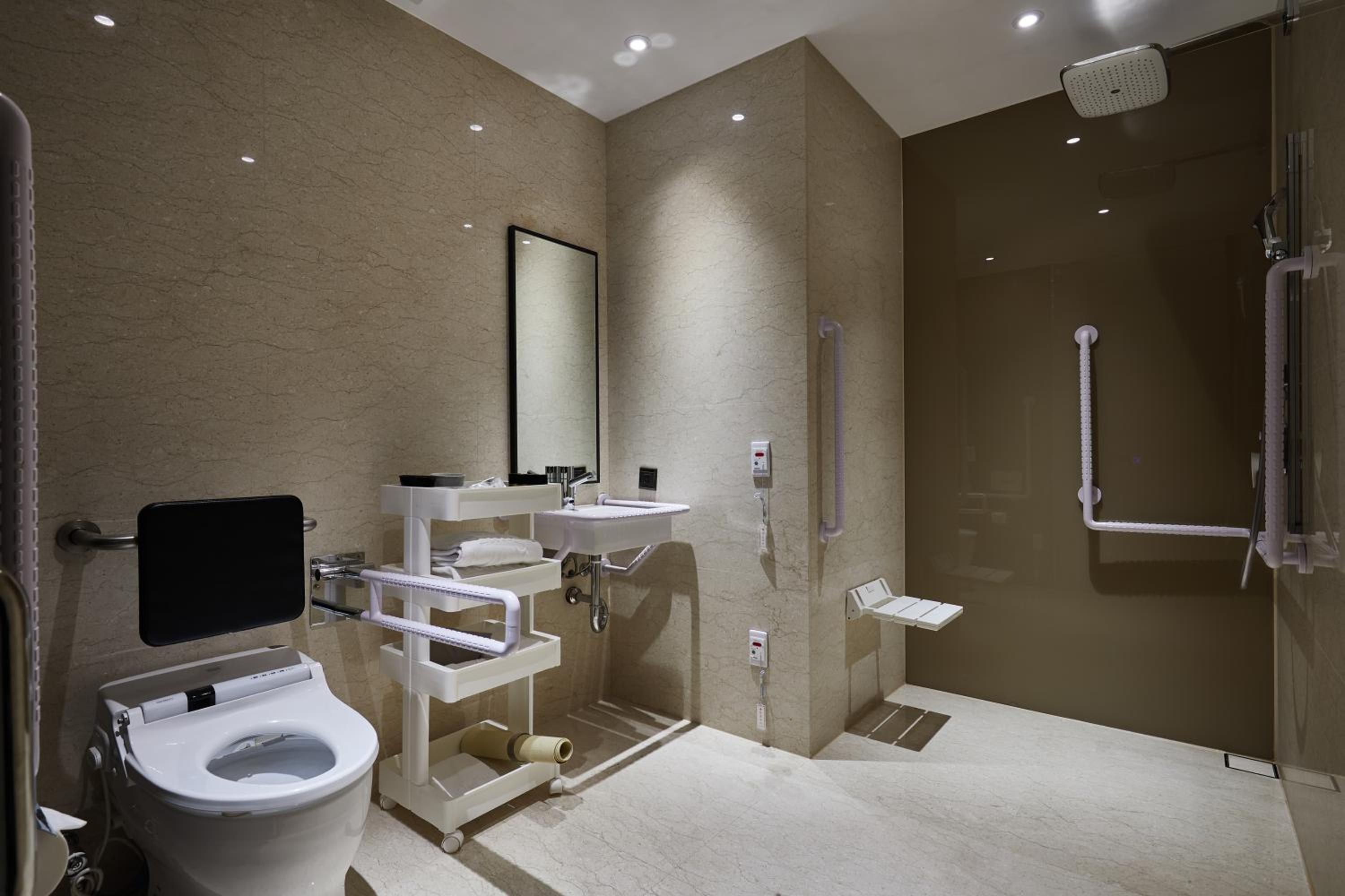 Standard Double Room - Disability Access photo 3