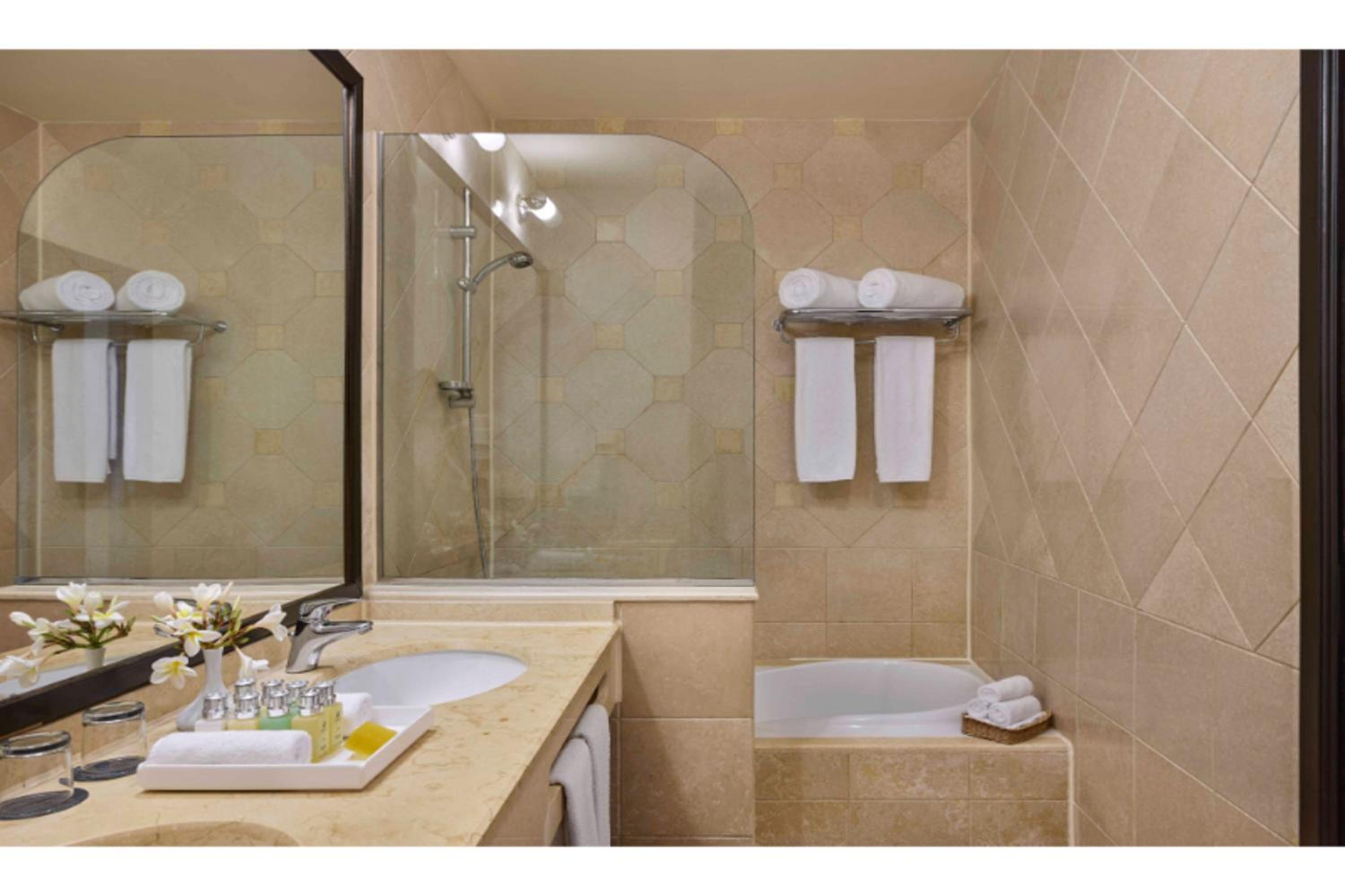 Junior Suite, Queen Bed - Jaz Lamaya - Photo 4