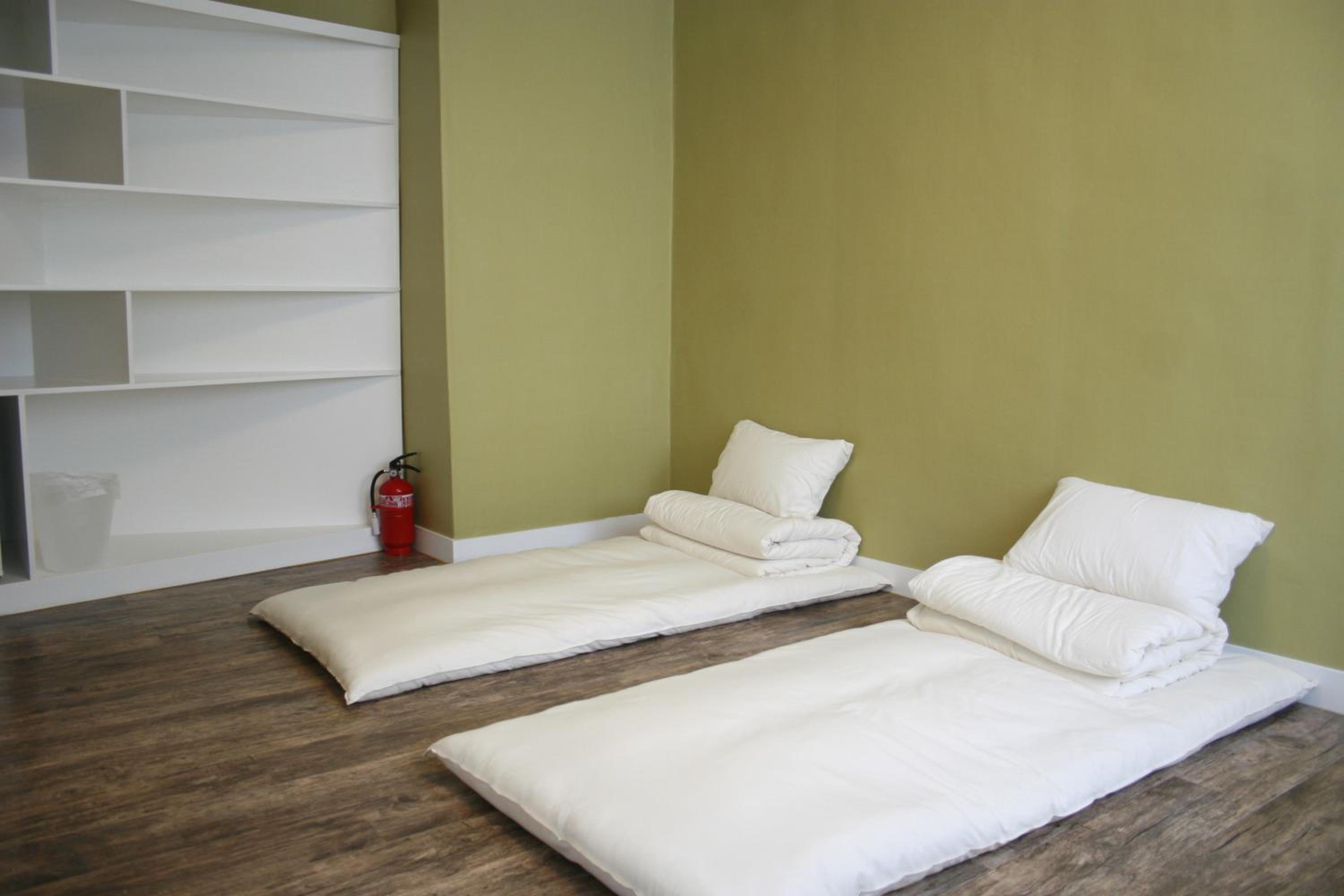Twin Room - Photo 2