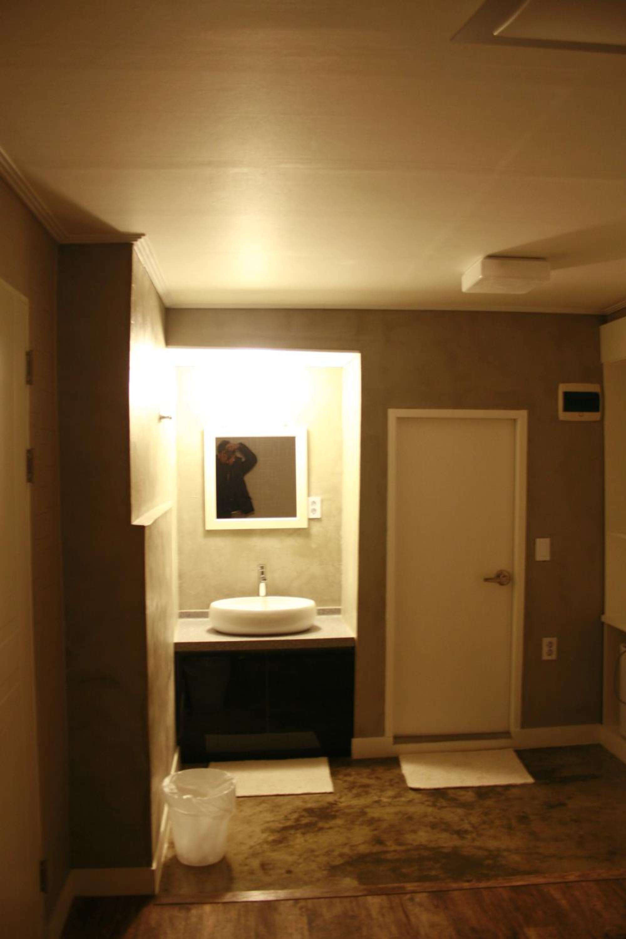 Twin Room - Photo 16