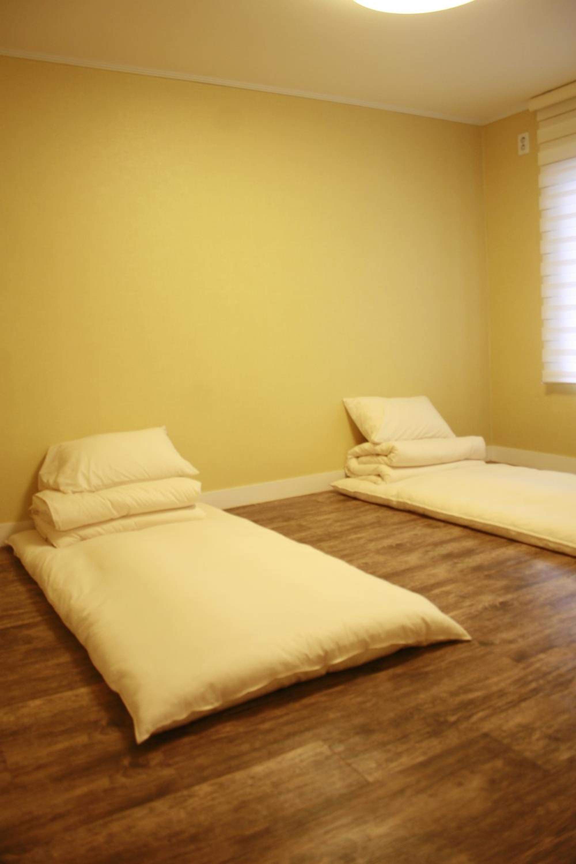 Twin Room - Photo 5