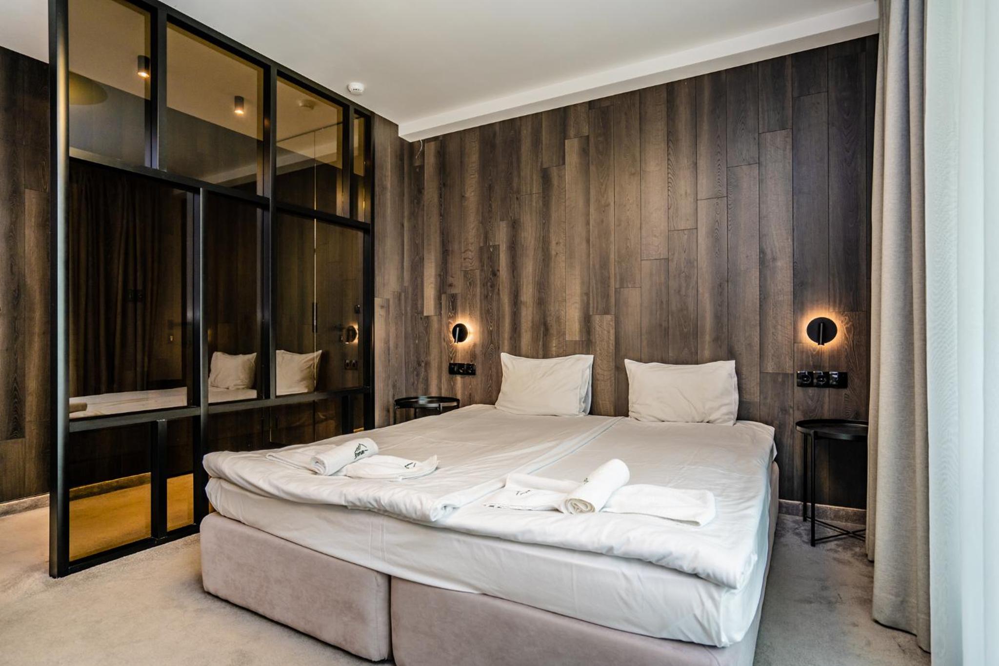 Deluxe Double with Balcony - Photo 15