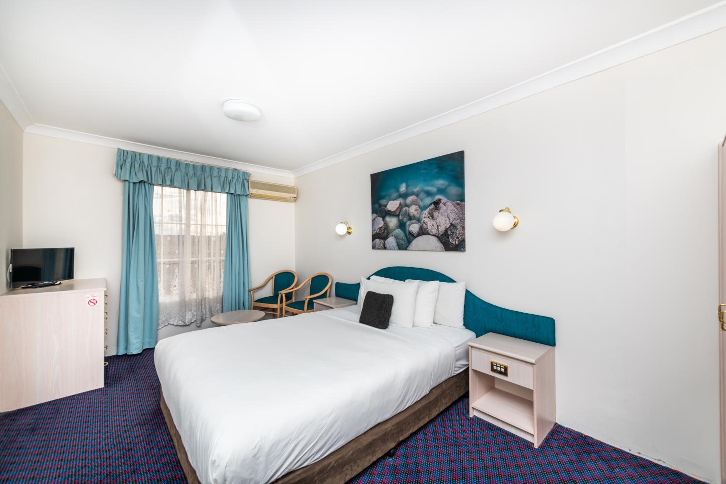 Family 1 Bedroom Suite (No Pets) photo 3