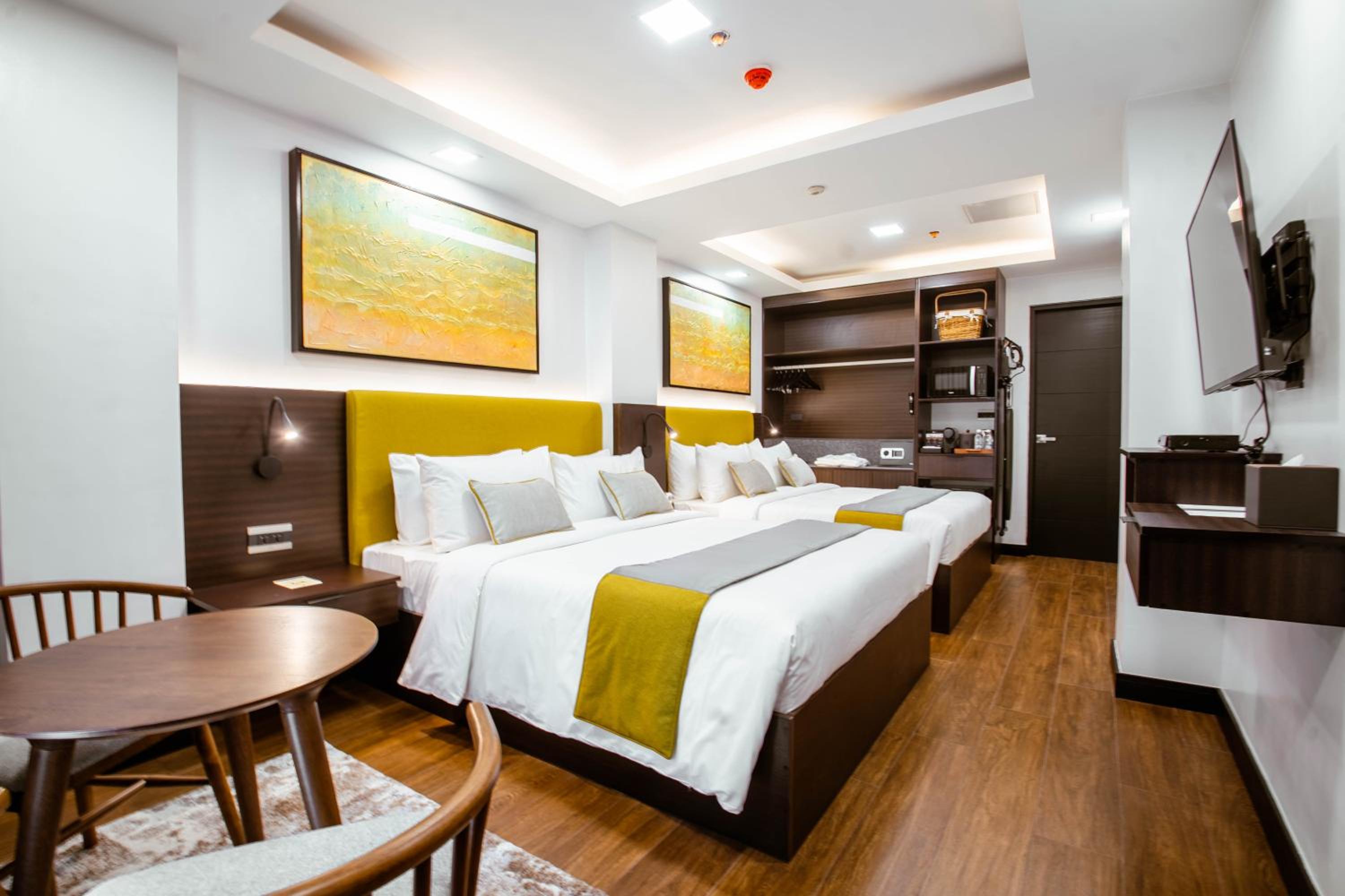 Premium Quadruple Room