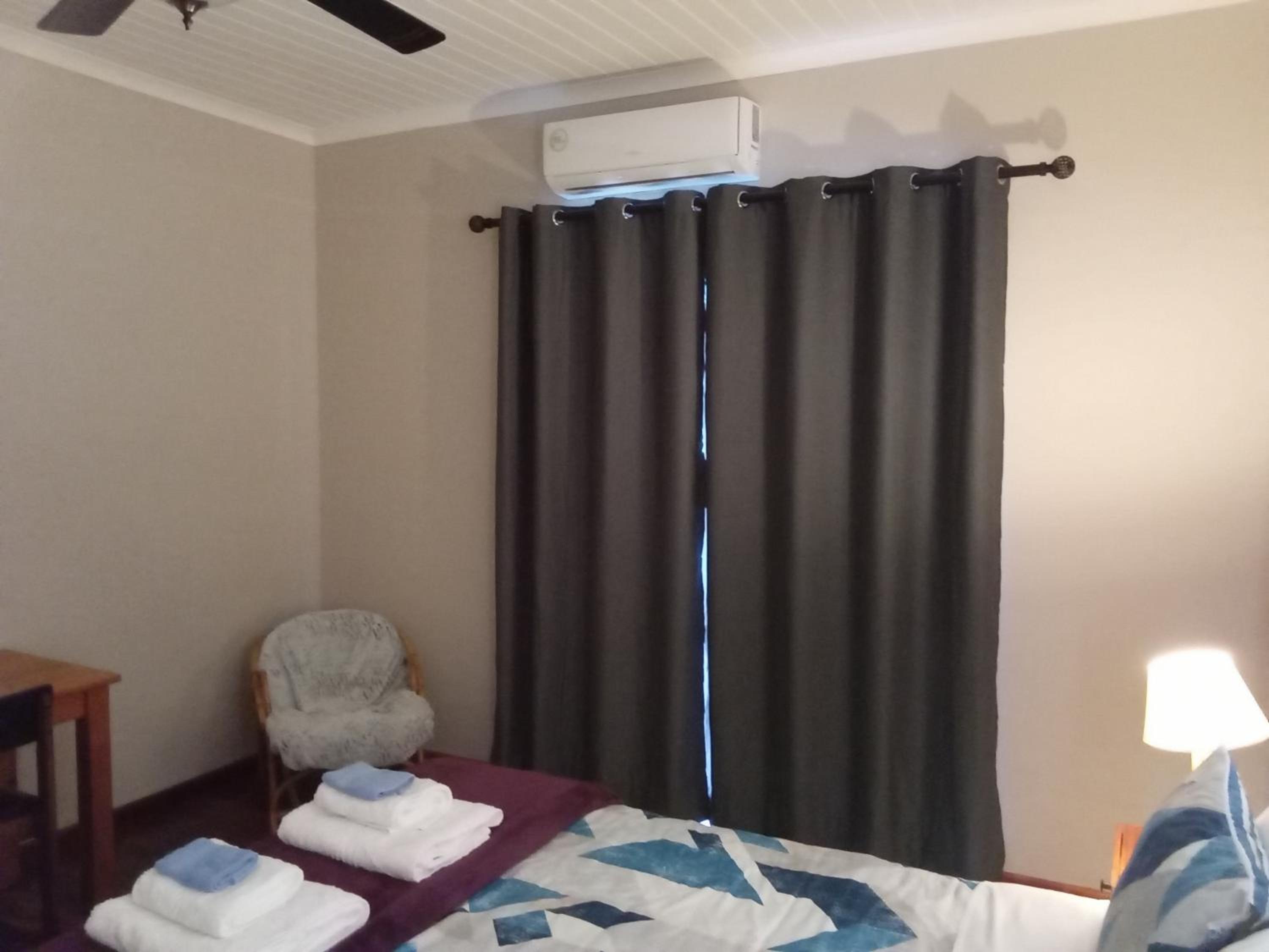 Deluxe Double or Twin Room with Pool View photo 3