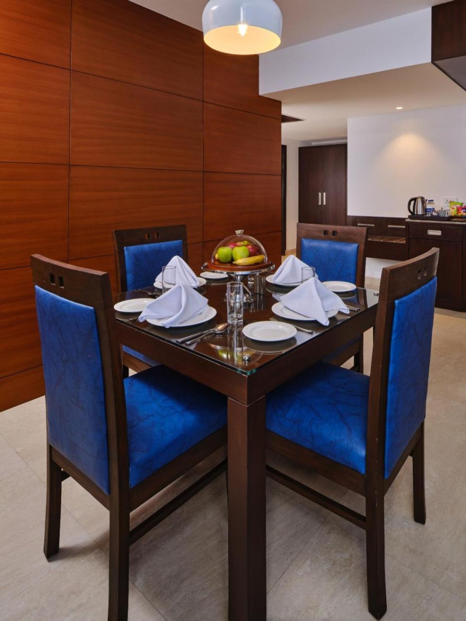 Family Suite with Complimentary taxi stand transfer to Banganga/ Helipad , 15% off on Spa ( 30 min ), 15% off on F&B, 20% off on laundry per room per stay - Photo 3