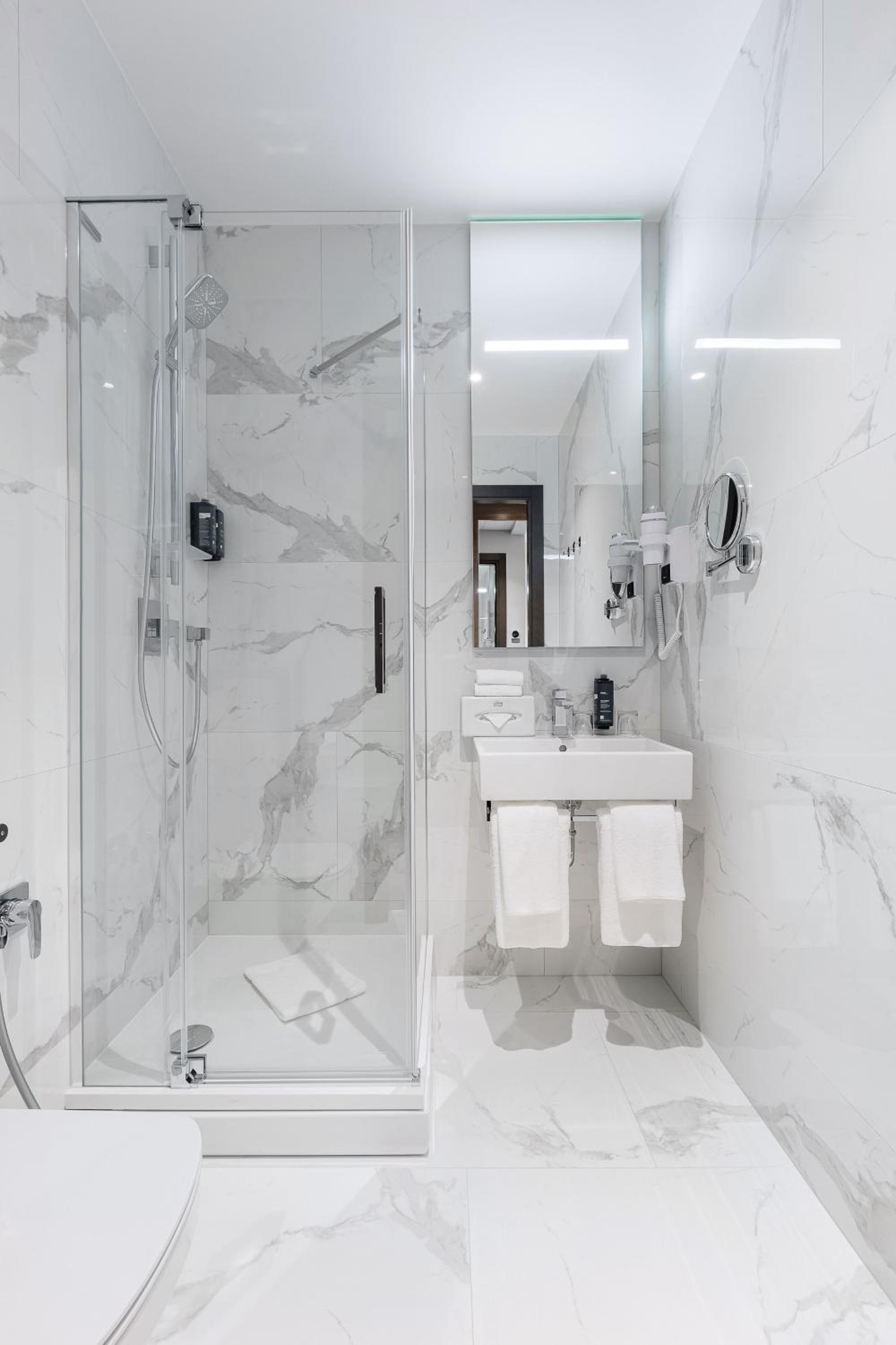 Business Superior Room with SPA Access - Photo 4