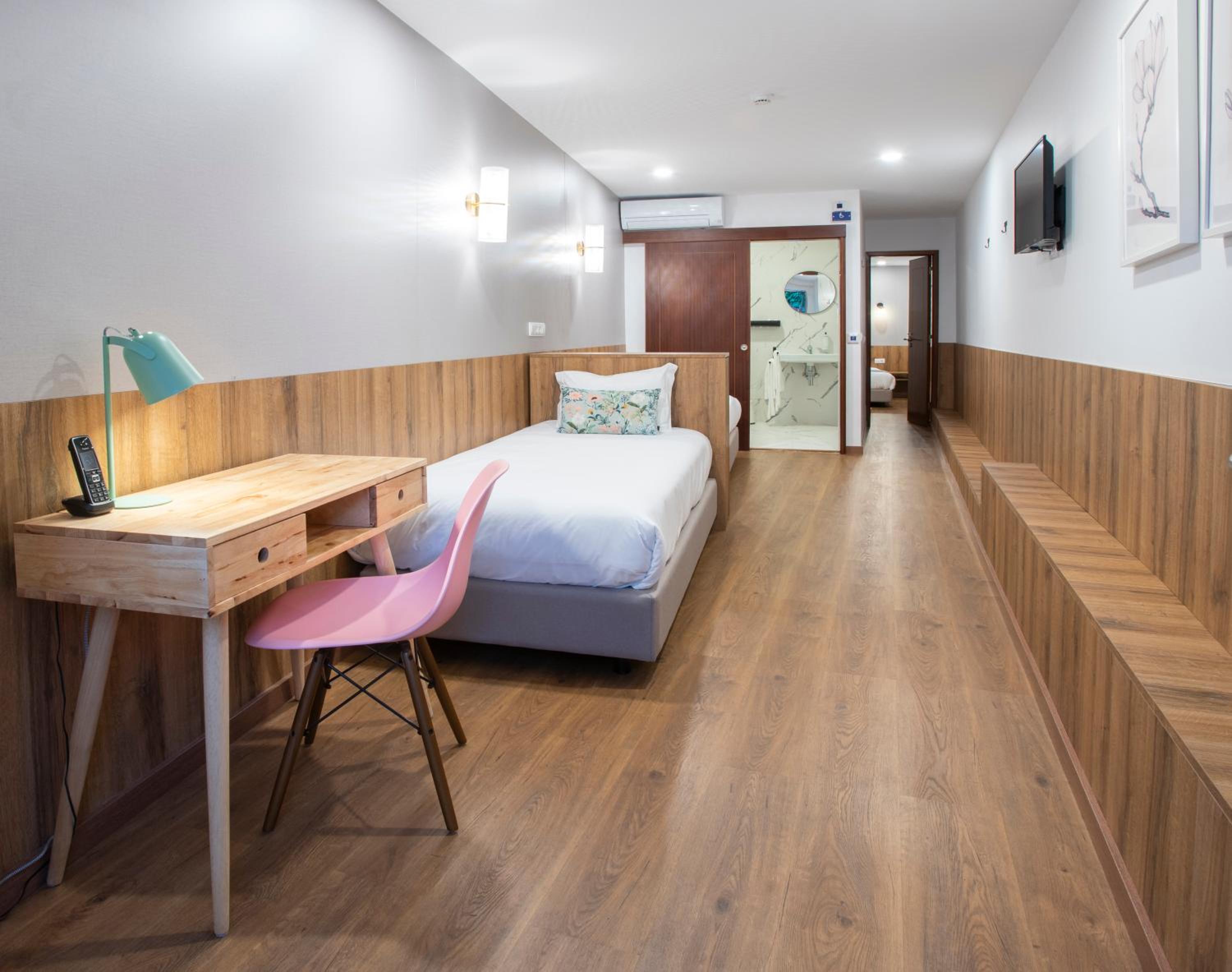 Twin Room - Photo 1