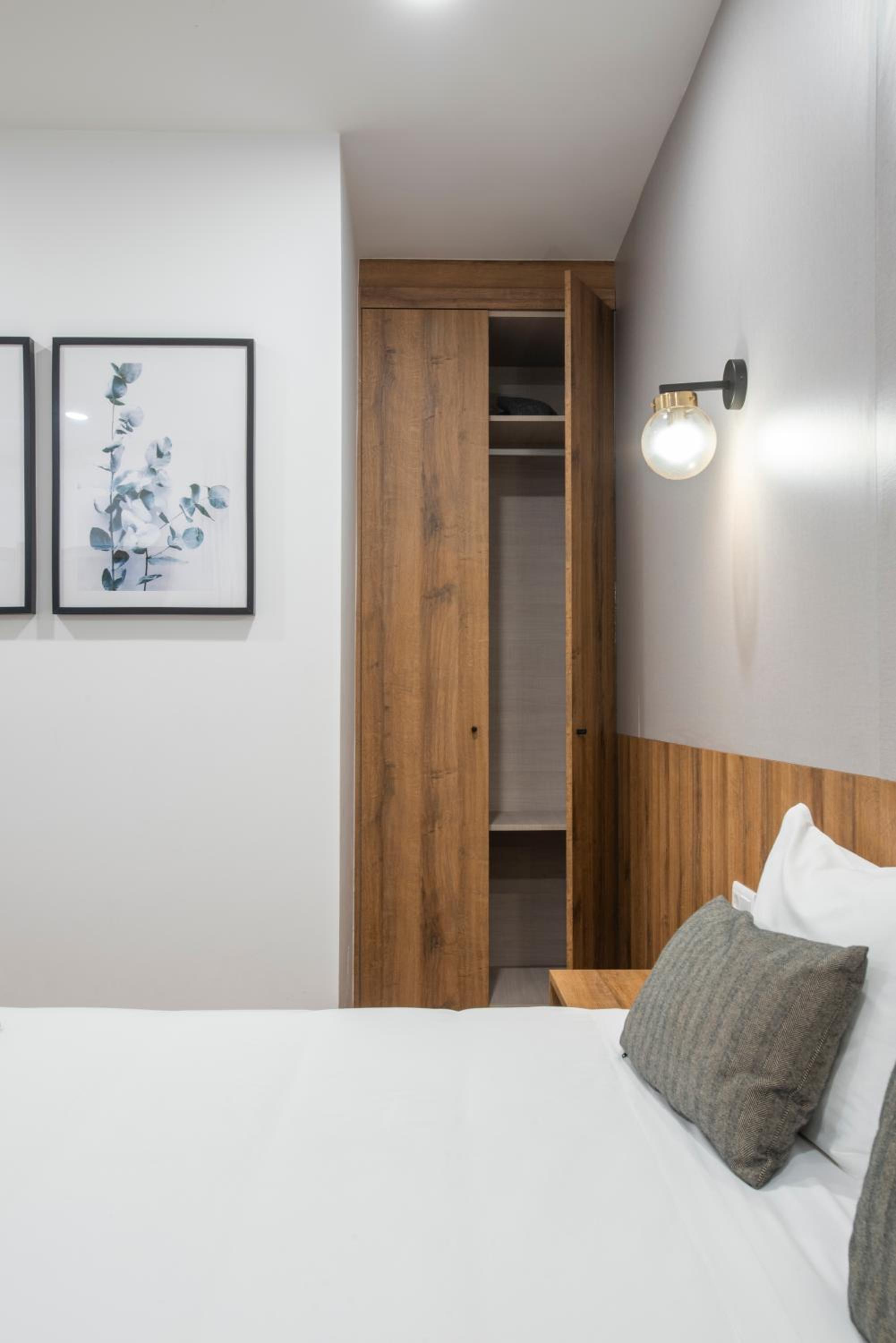 Double Room - Photo 7