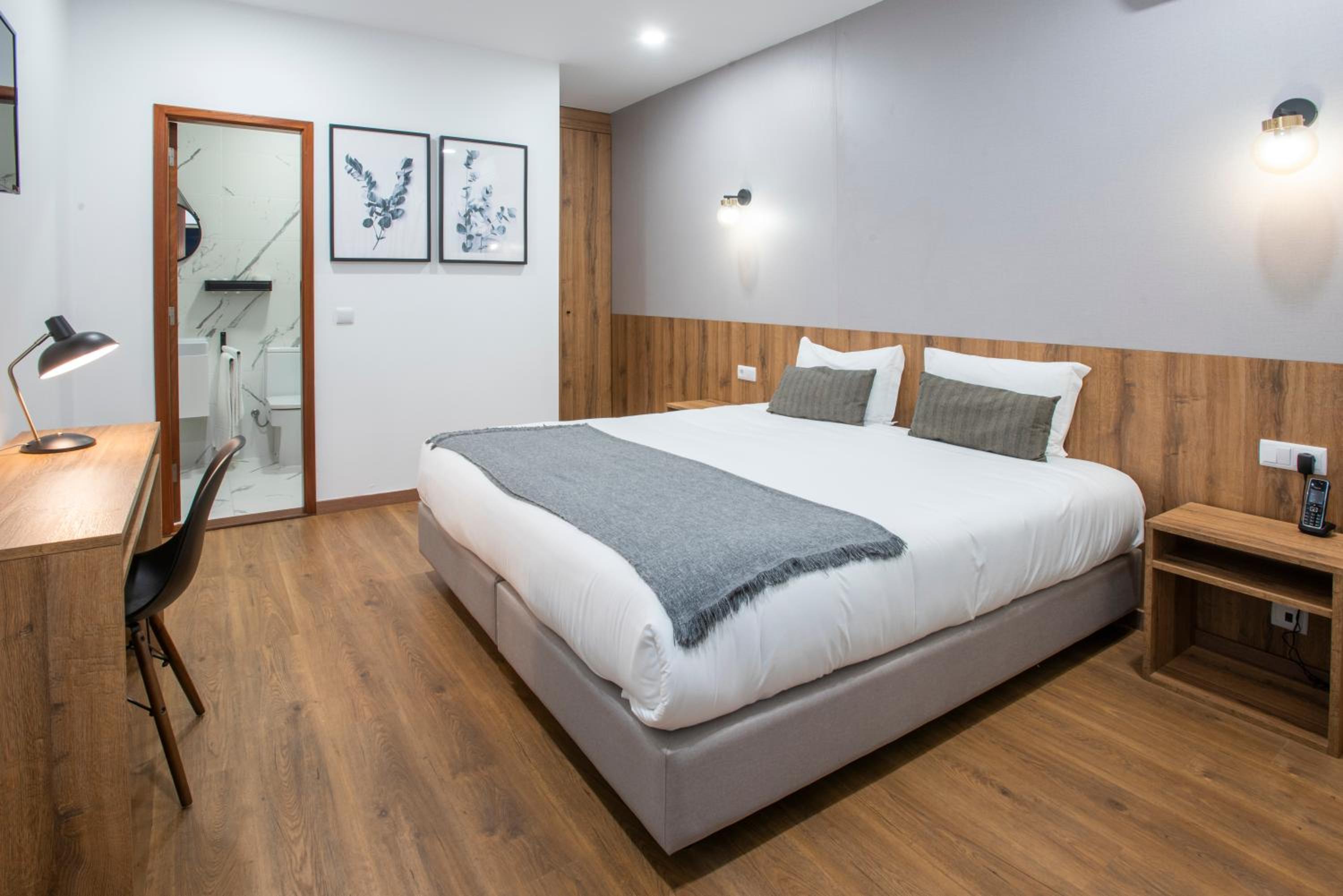 Double Room - Photo 8