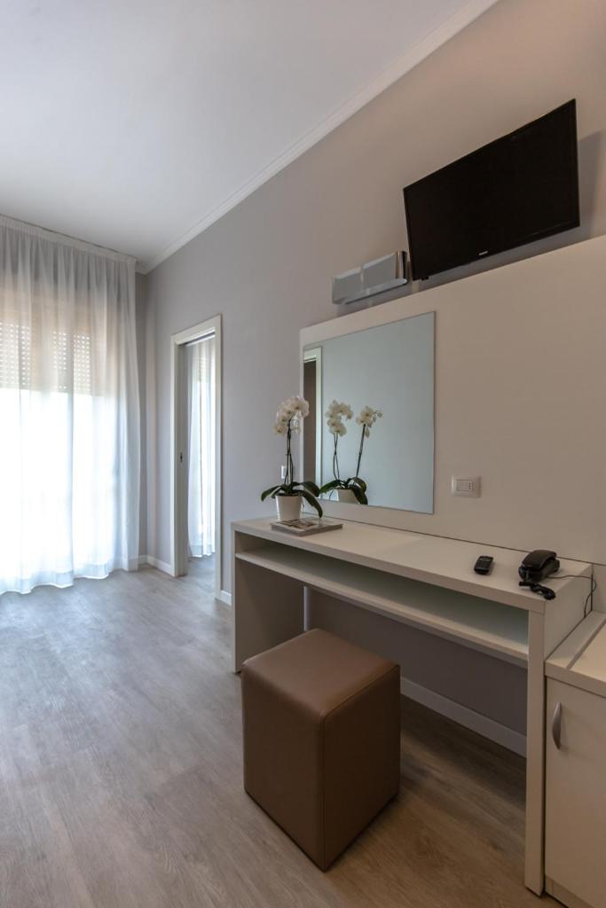 Superior Double or Twin Room with Terrace