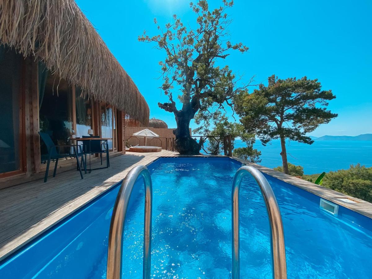 Bungalow with Sea View