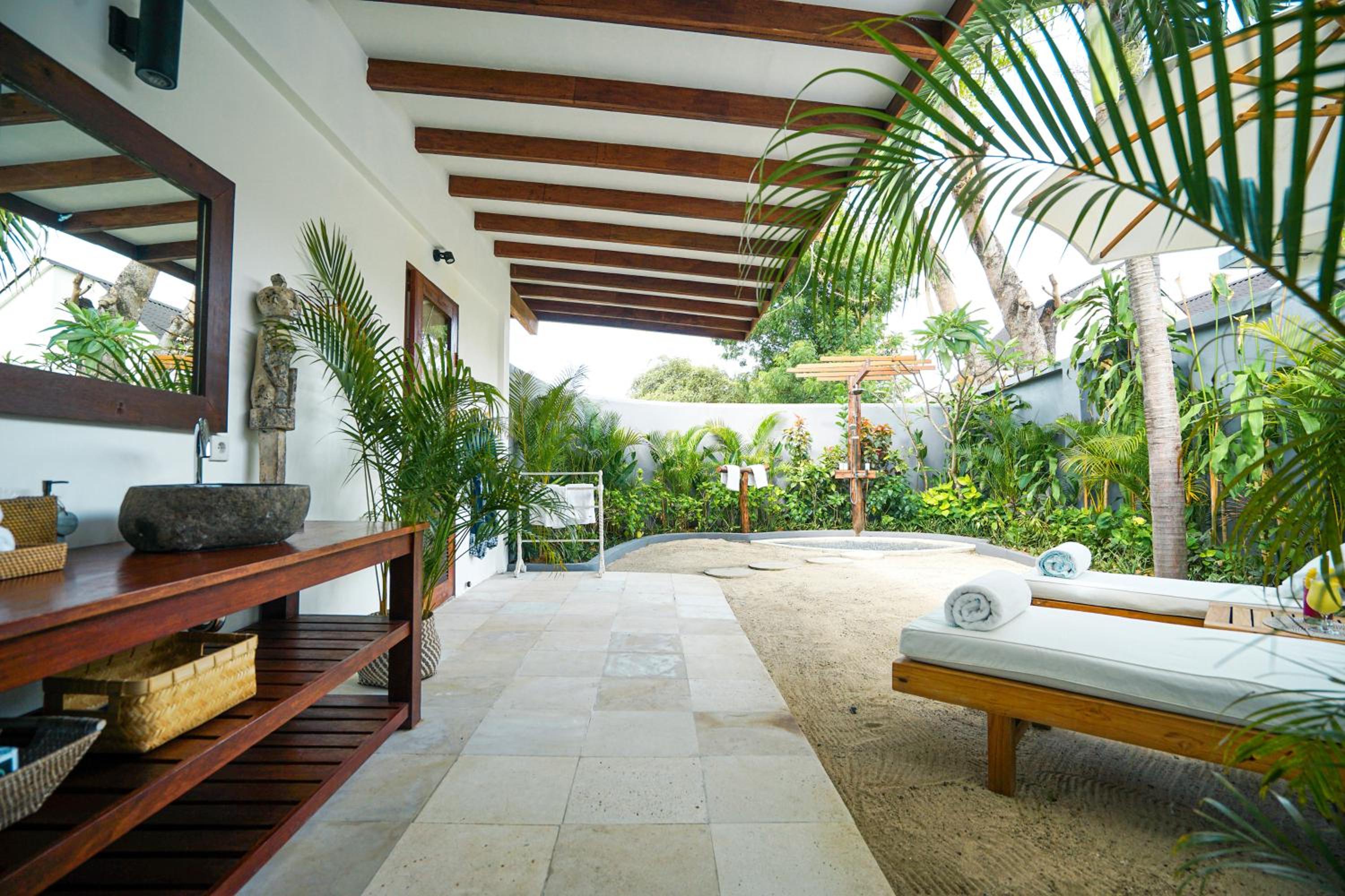 Lakeside Villa - Photo 9