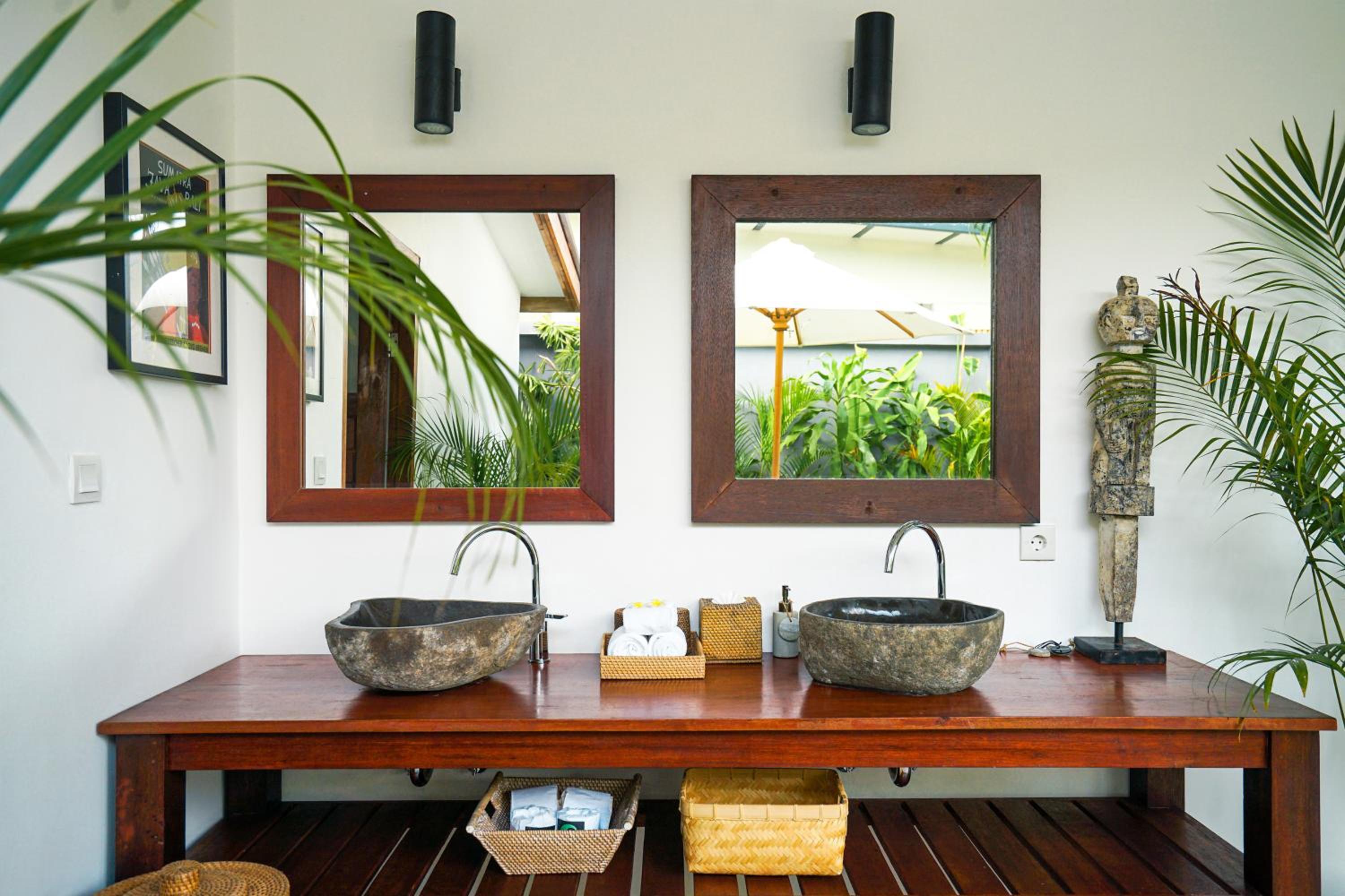 Lakeside Villa - Photo 11