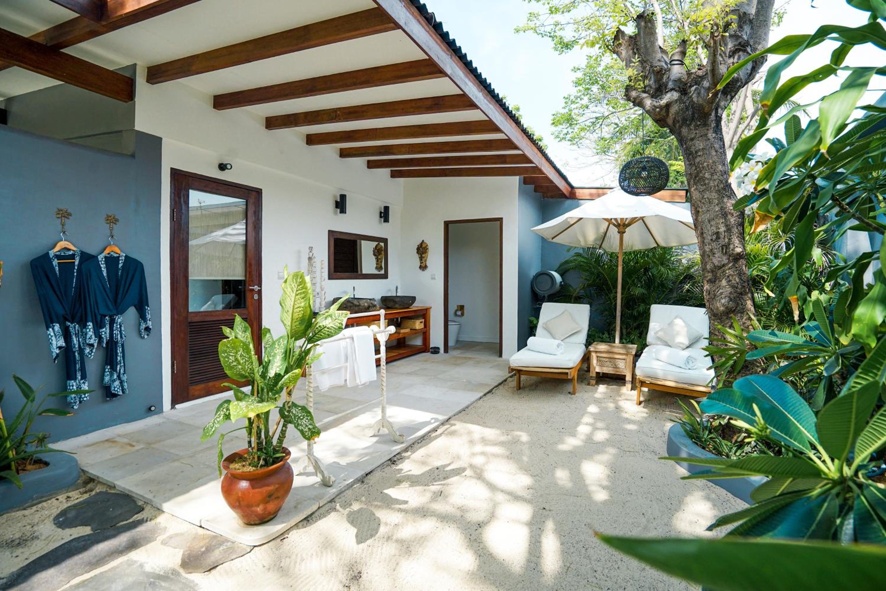 Lakeside Villa - Photo 7