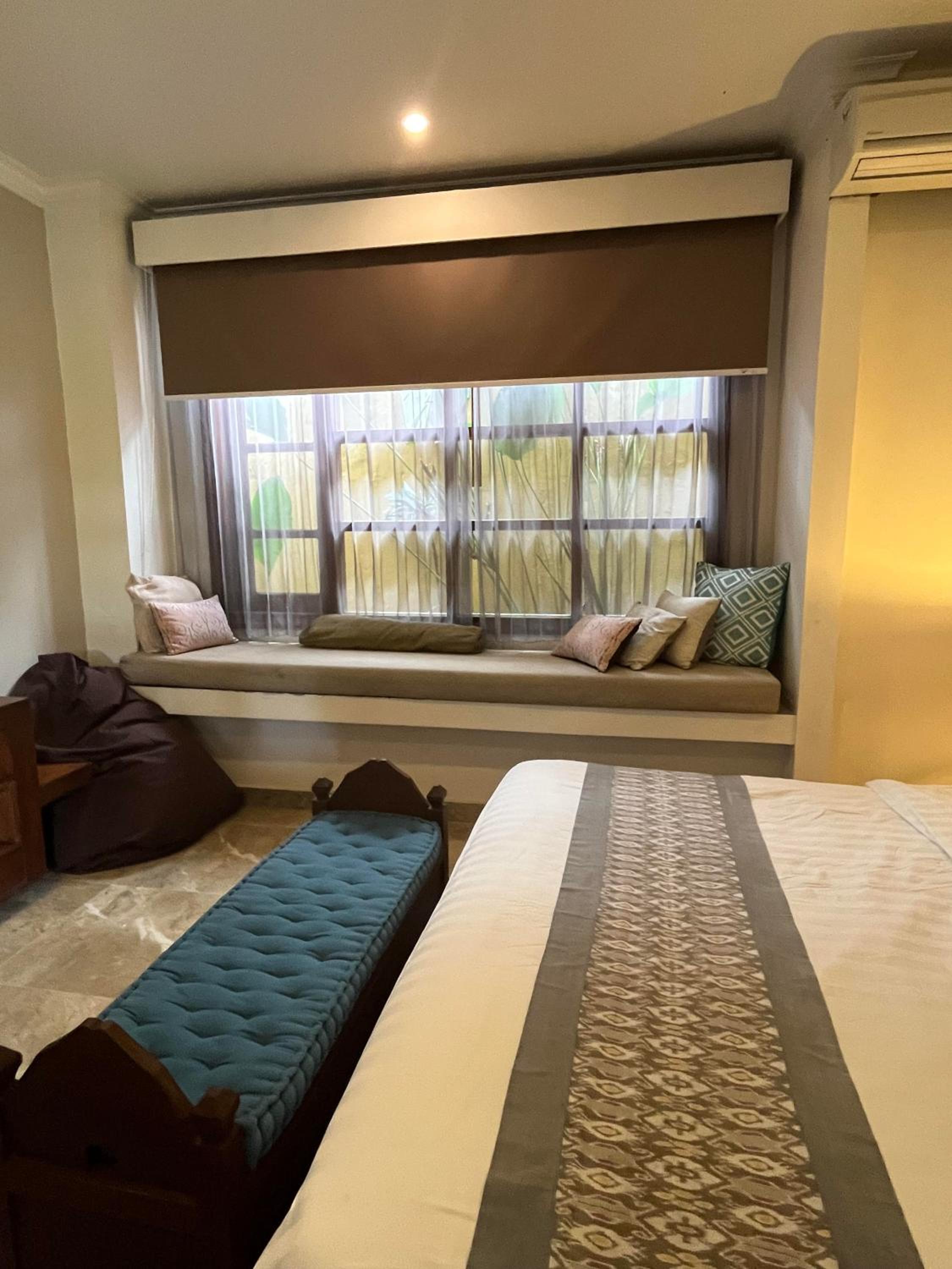 Deluxe Double Room with Bath - Photo 16