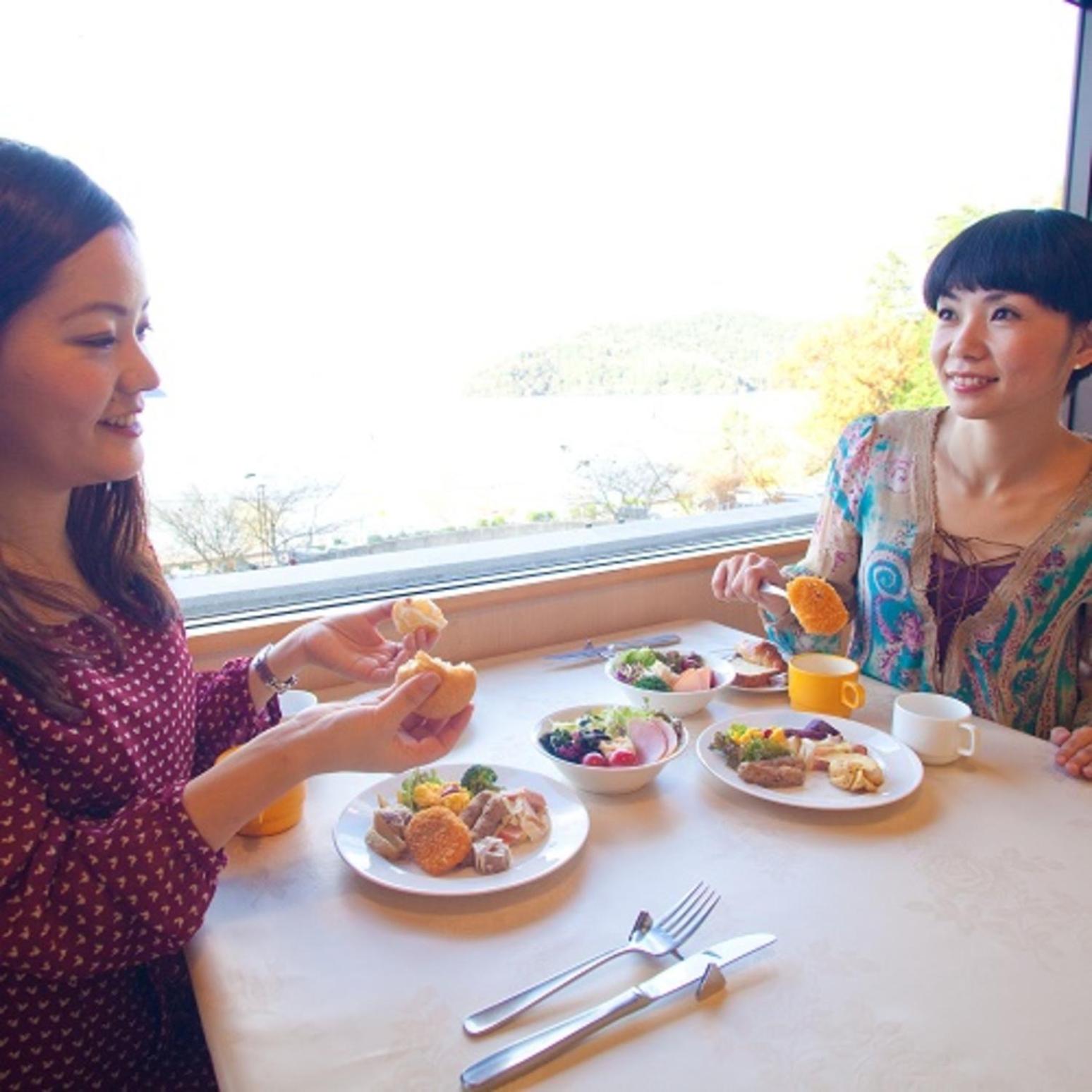 Japanese-Style Room with Lake View - East Building - Non-Smoking photo 3