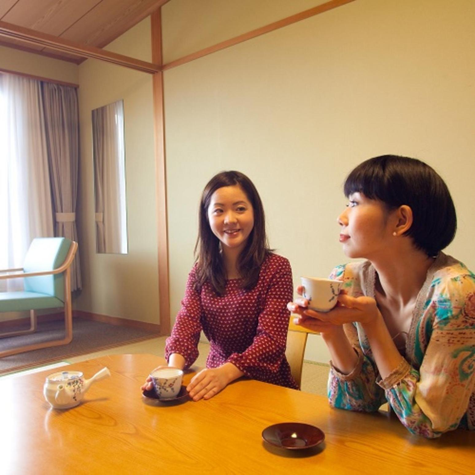 Japanese-Style Room with Lake View - East Building - Non-Smoking photo 2