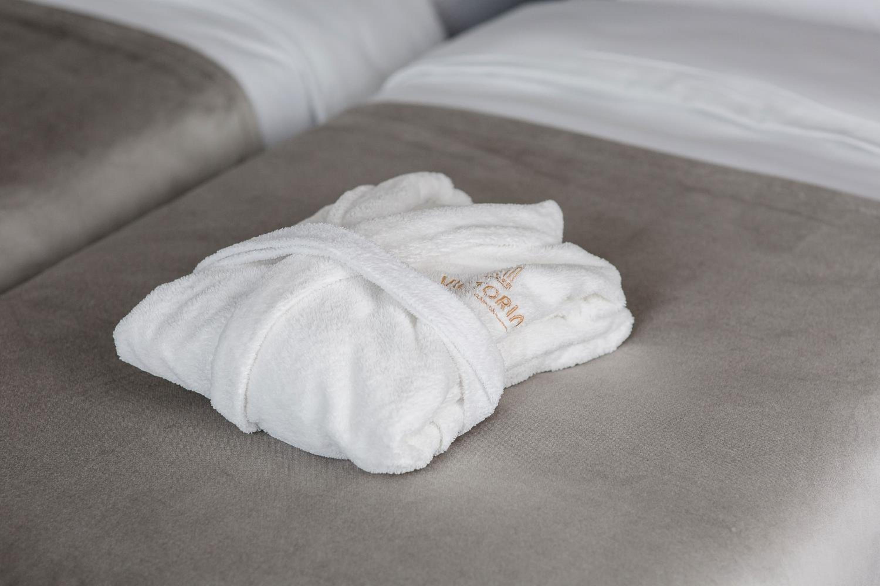 Junior Suite with SPA Access - Photo 3