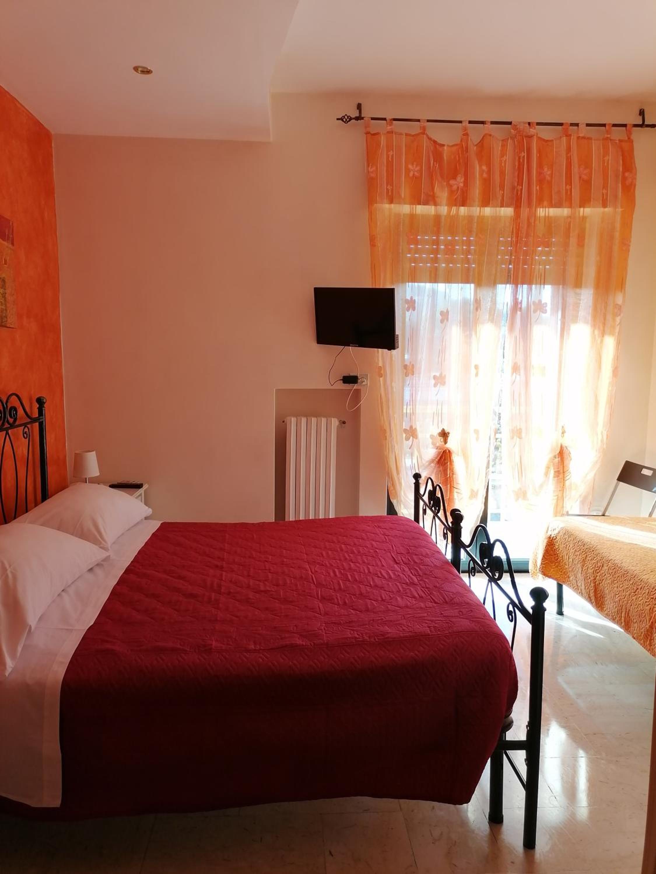 Triple Room with Private Bathroom - Photo 1