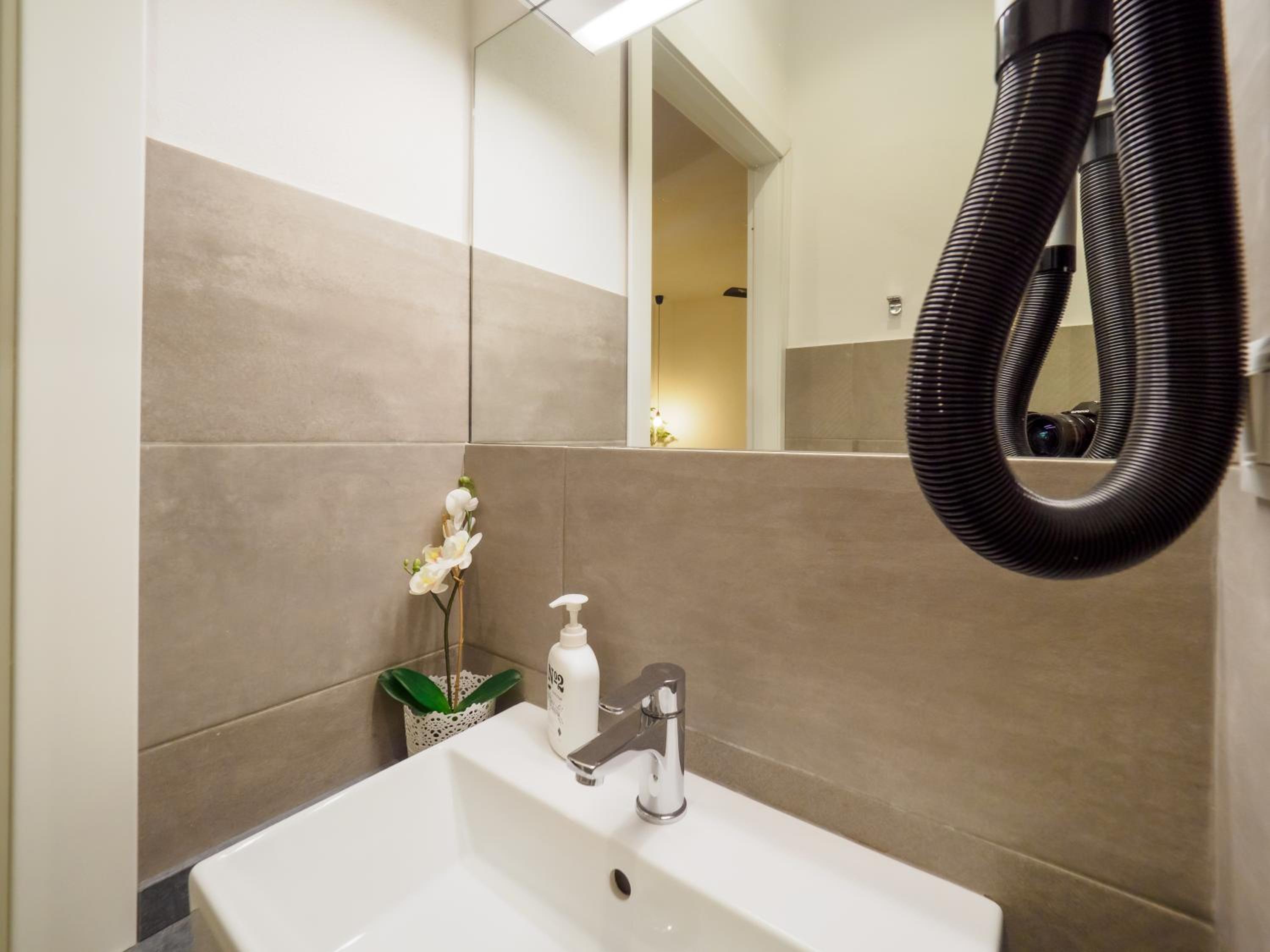 One-Bedroom Apartment - Photo 23