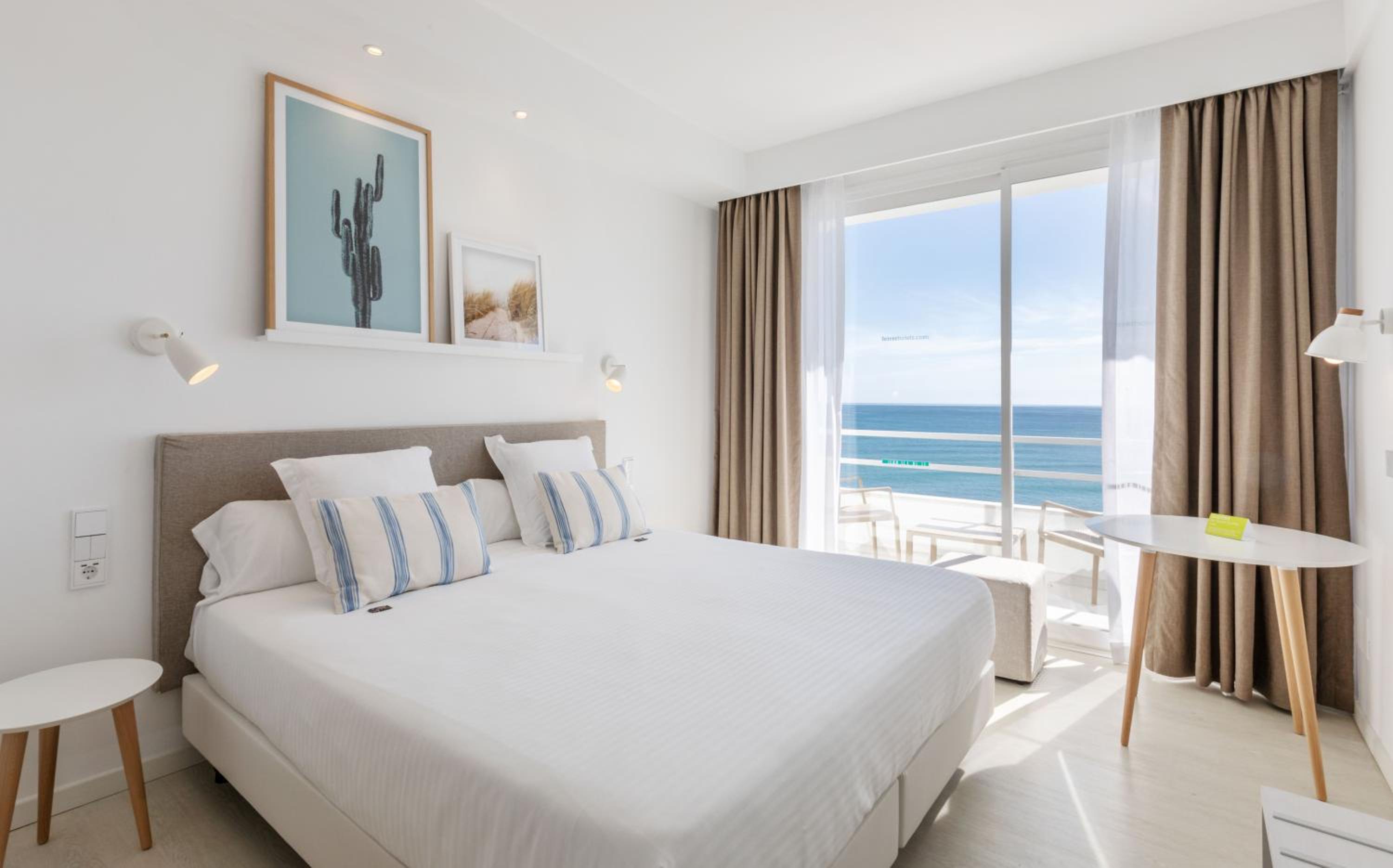 Double Room with Sea View - Photo 5