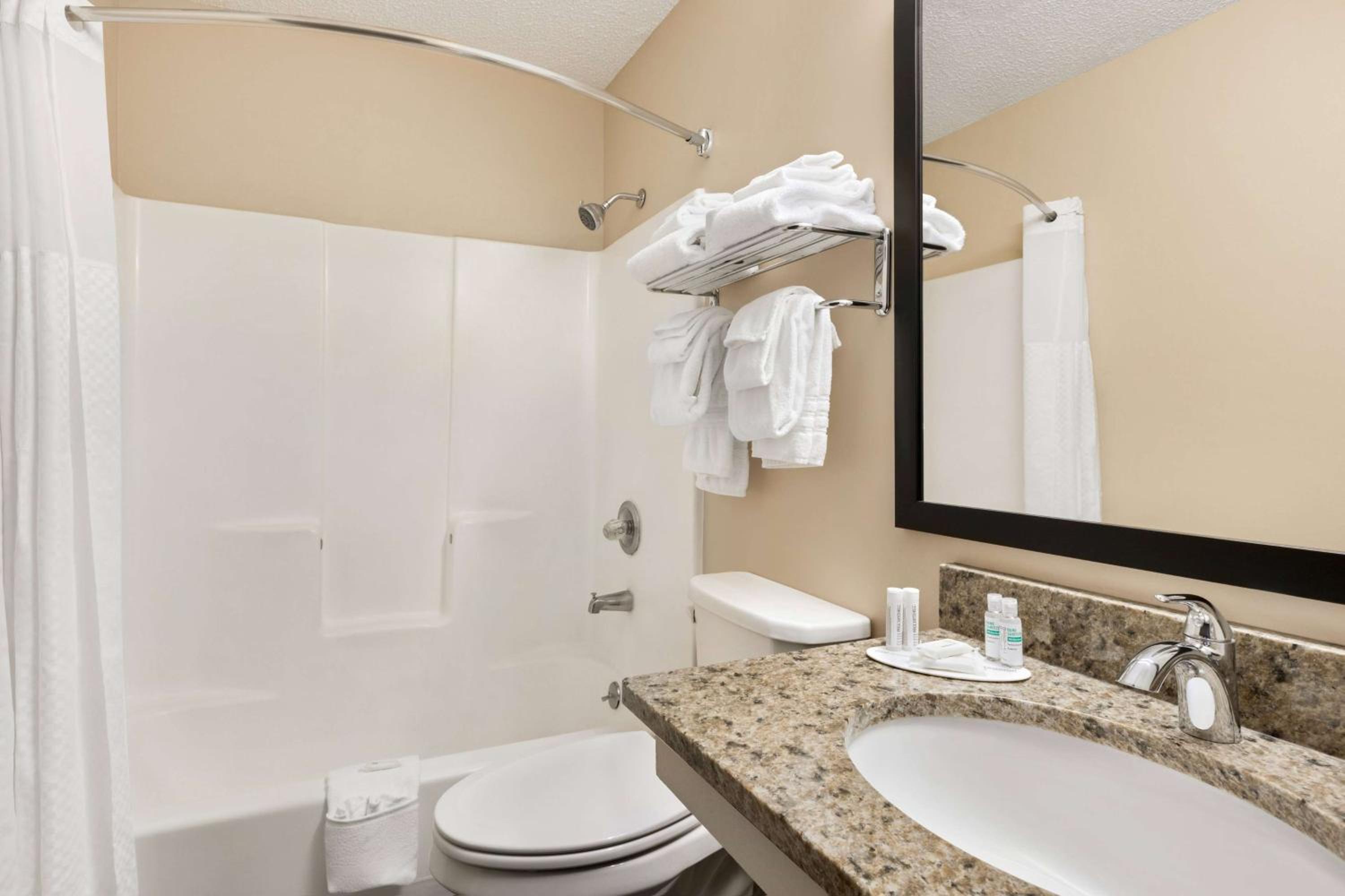 King Room - Non-Smoking - Photo 6
