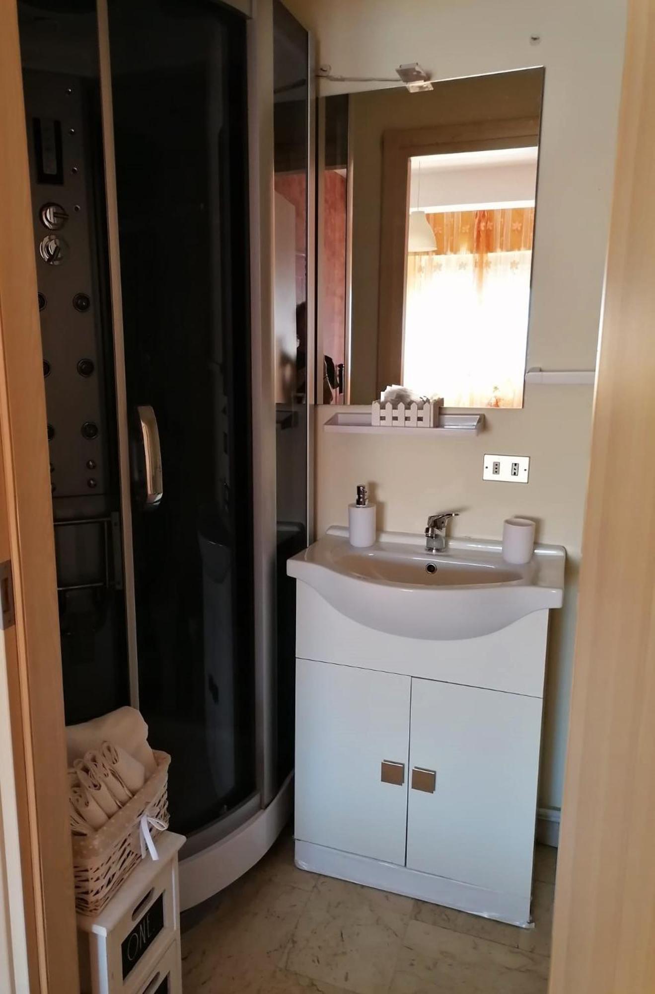 Triple Room with Private Bathroom photo 2