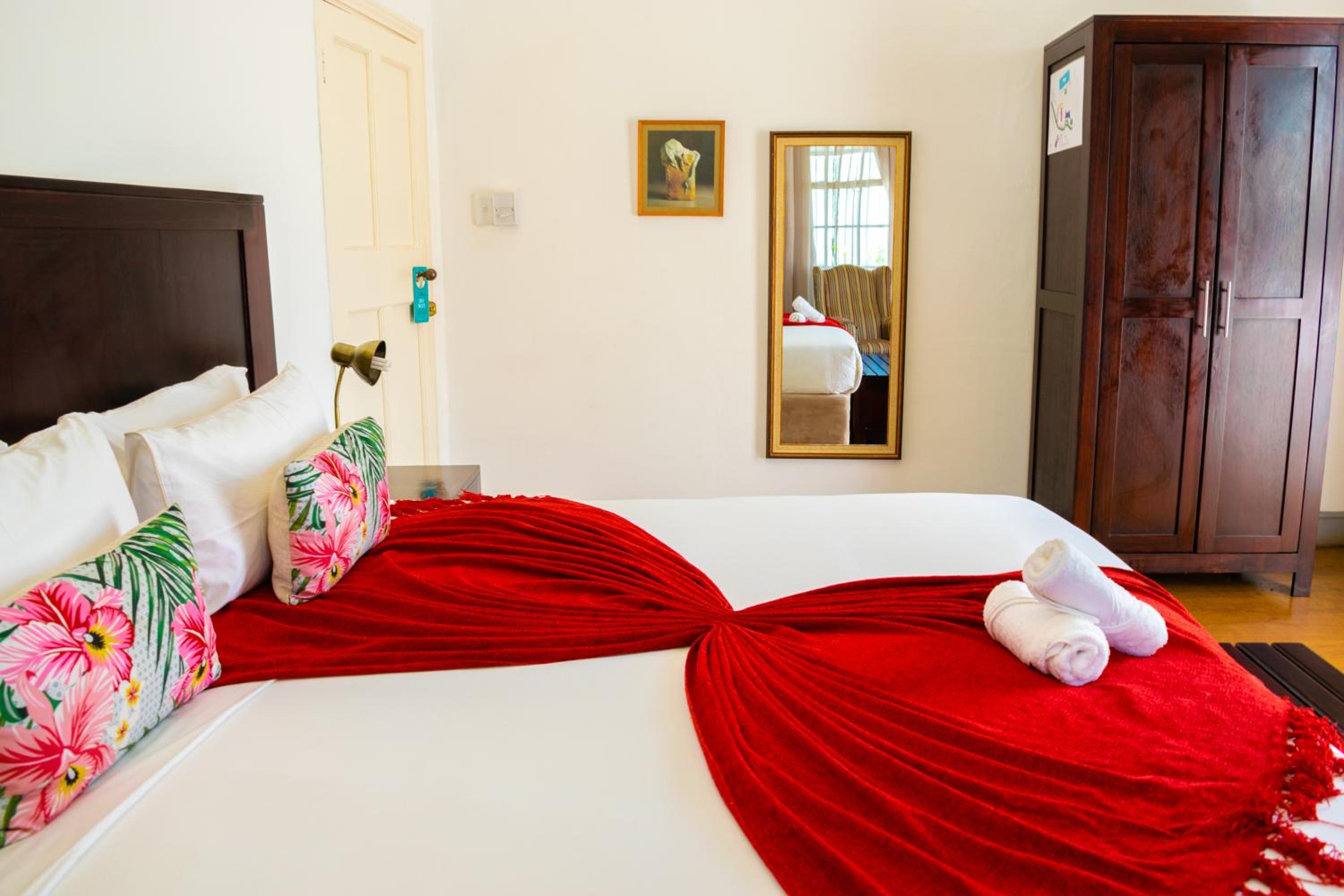Double Room with Private Bathroom - Photo 5