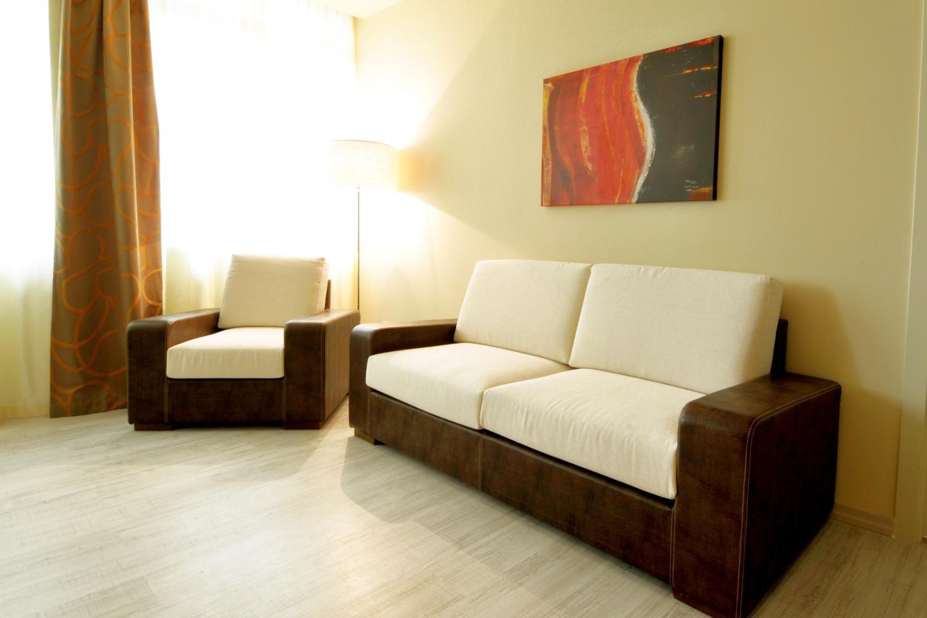 Two-Bedroom Apartment (4 Adults) - Photo 2