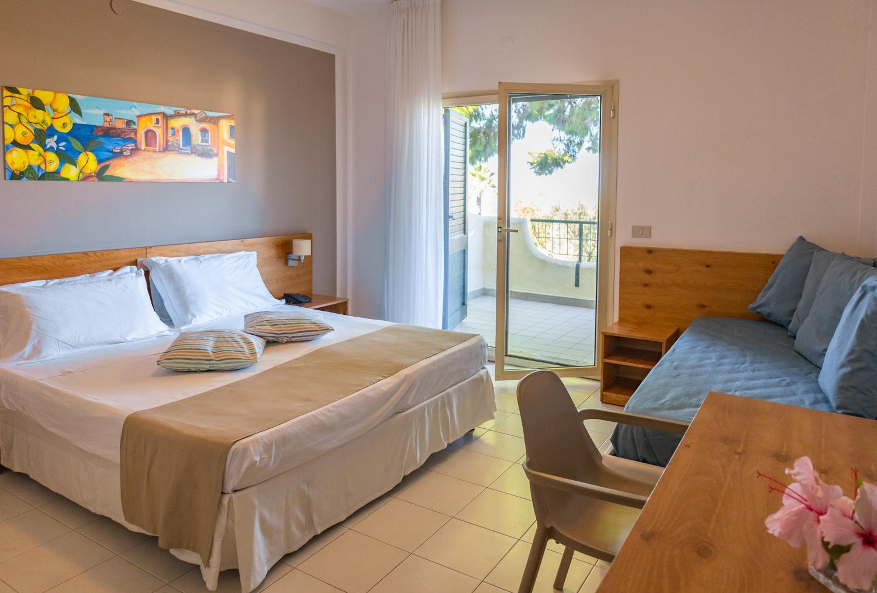 Comfort Triple Room with Garden View photo 2