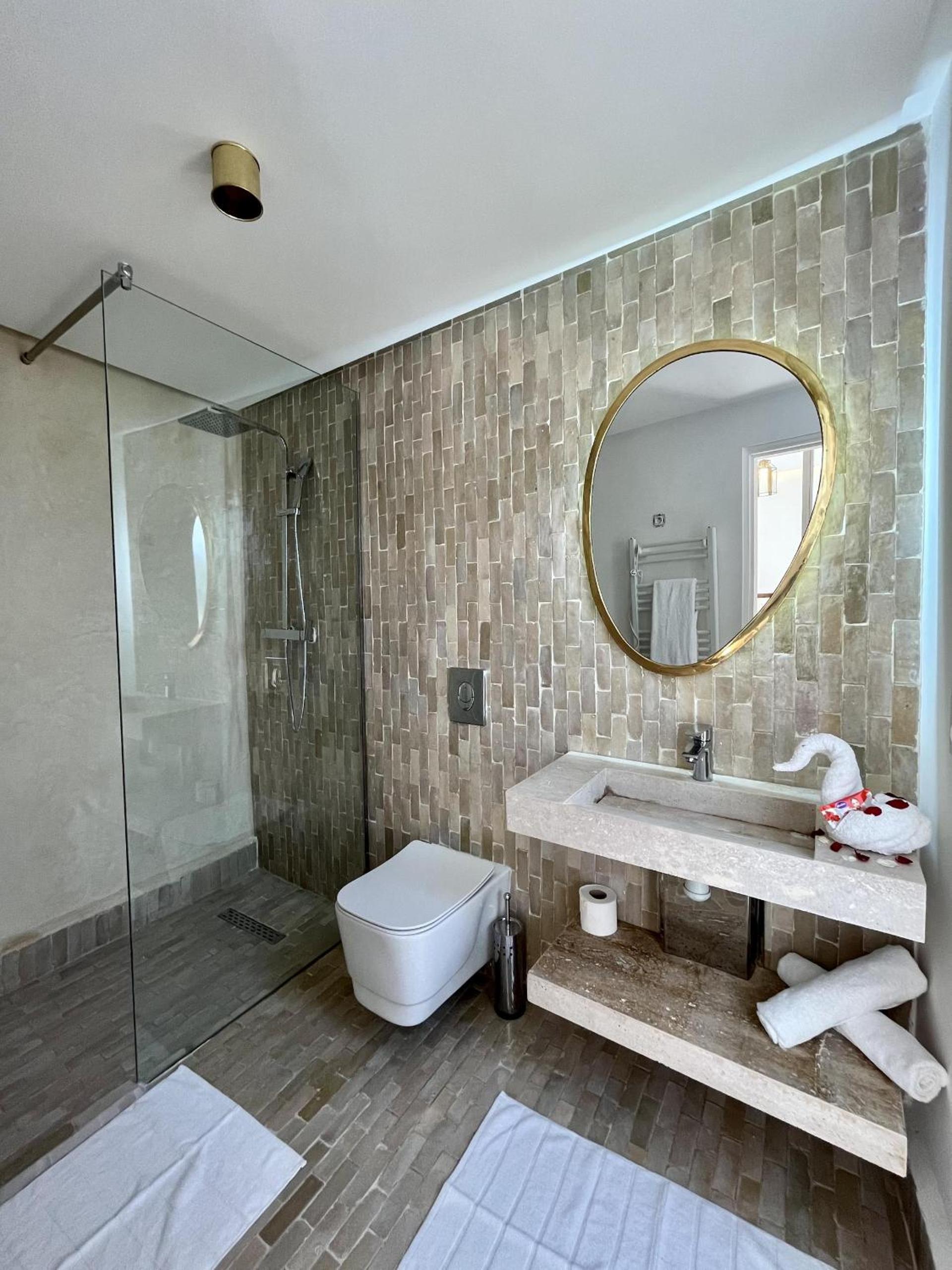 Standard Double Room - Photo 7