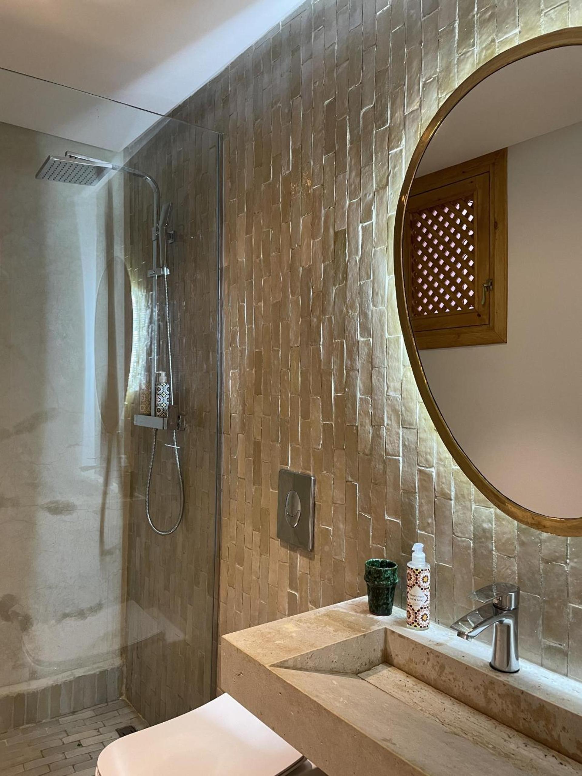 One-Bedroom Suite - Photo 11