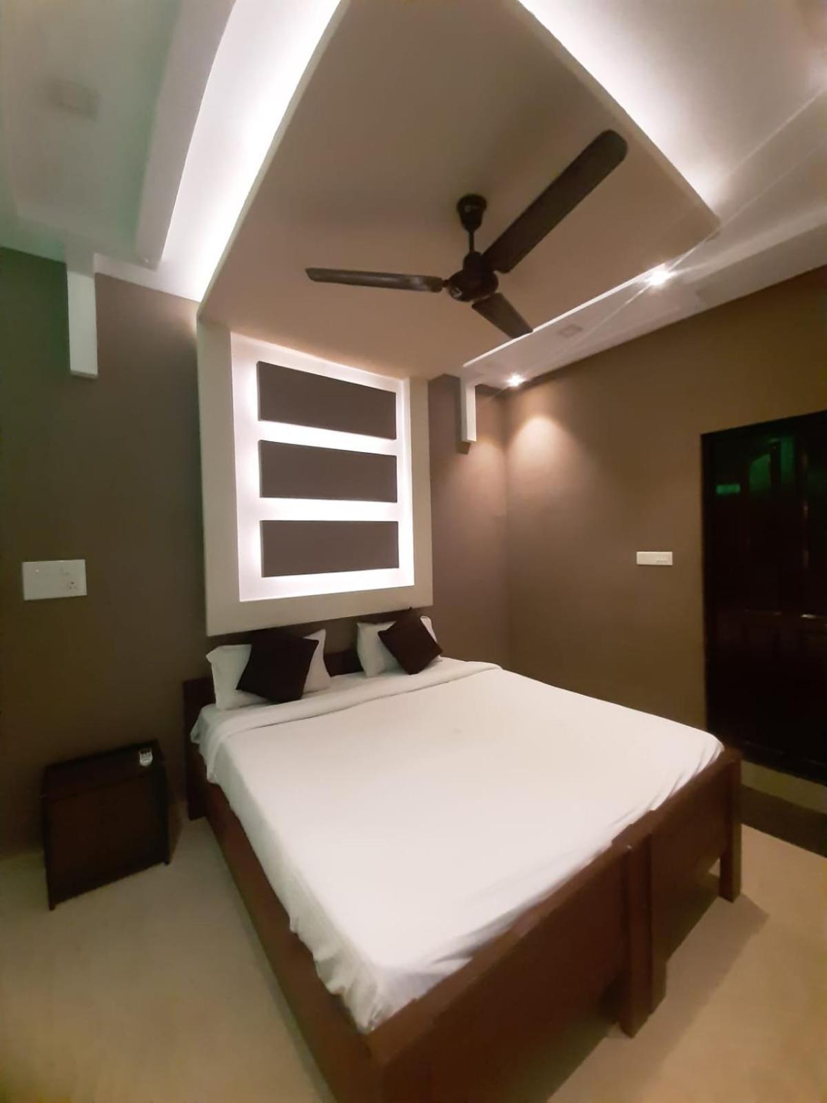 Deluxe Double Room photo 2