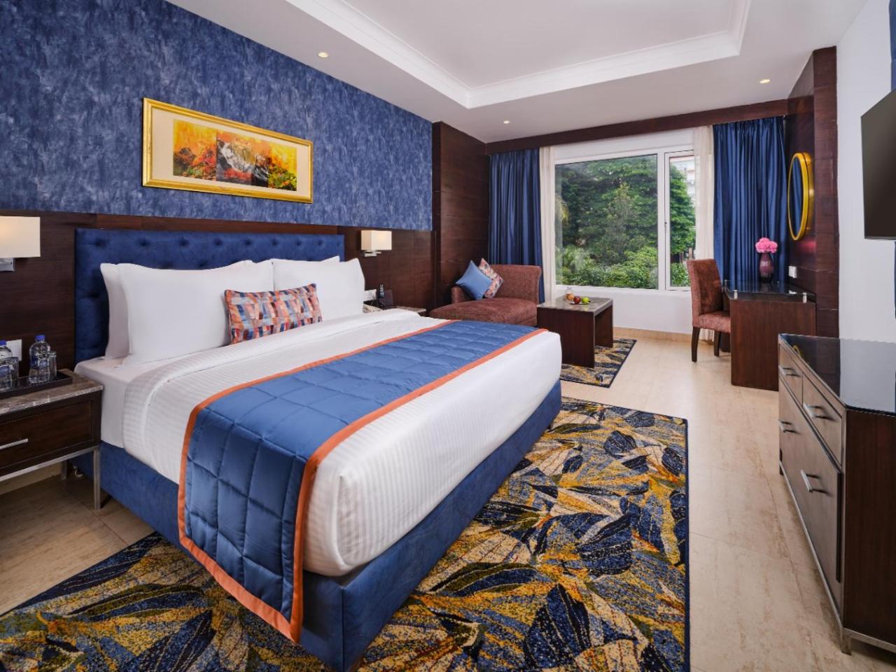 Deluxe Room - Drop to Bangaga / Helipad once during the stay - Photo 1
