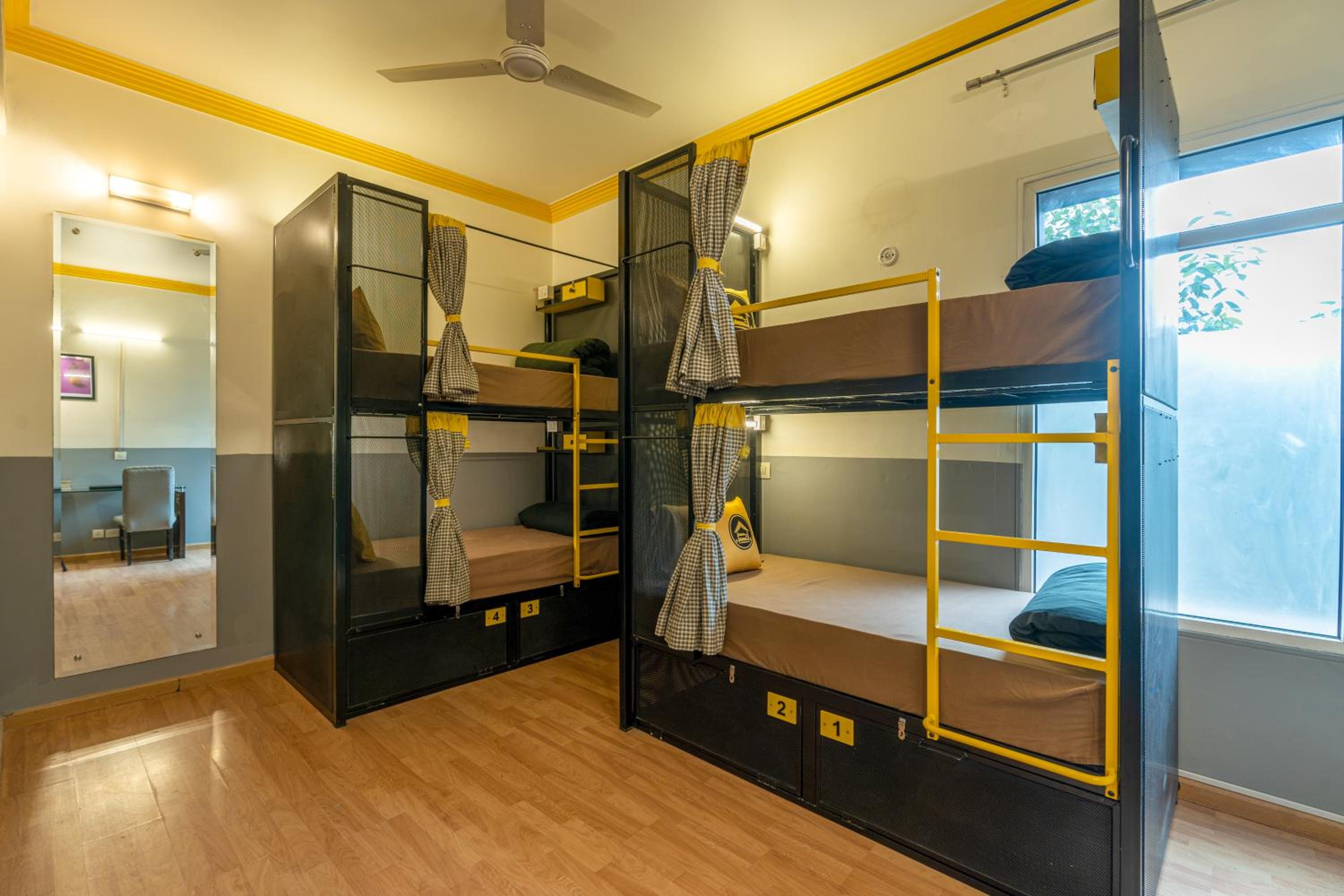 Deluxe - Bed In 4 Bed Mixed Dormitory photo 2