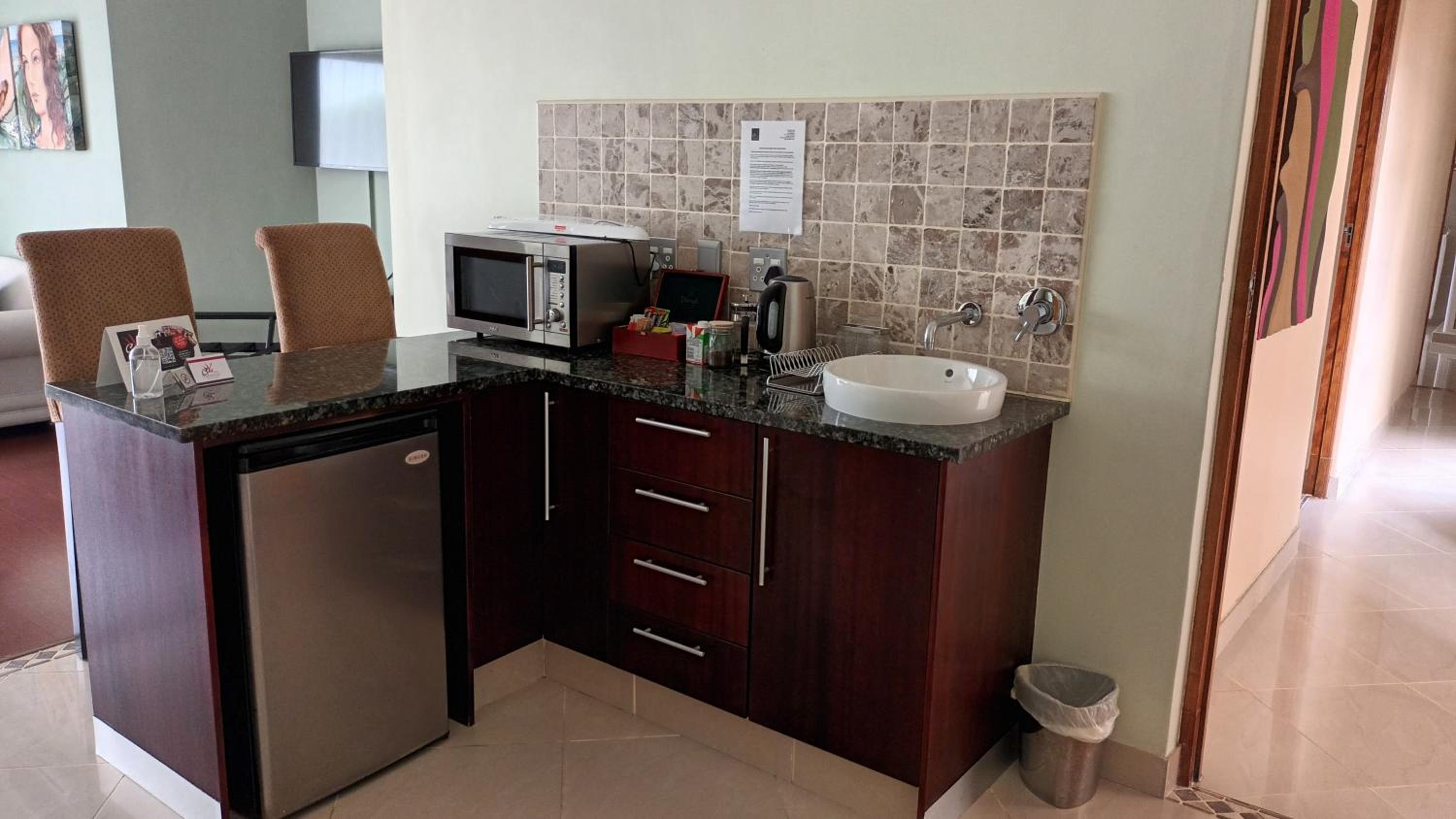 Executive Suite with Mountain View - Photo 12