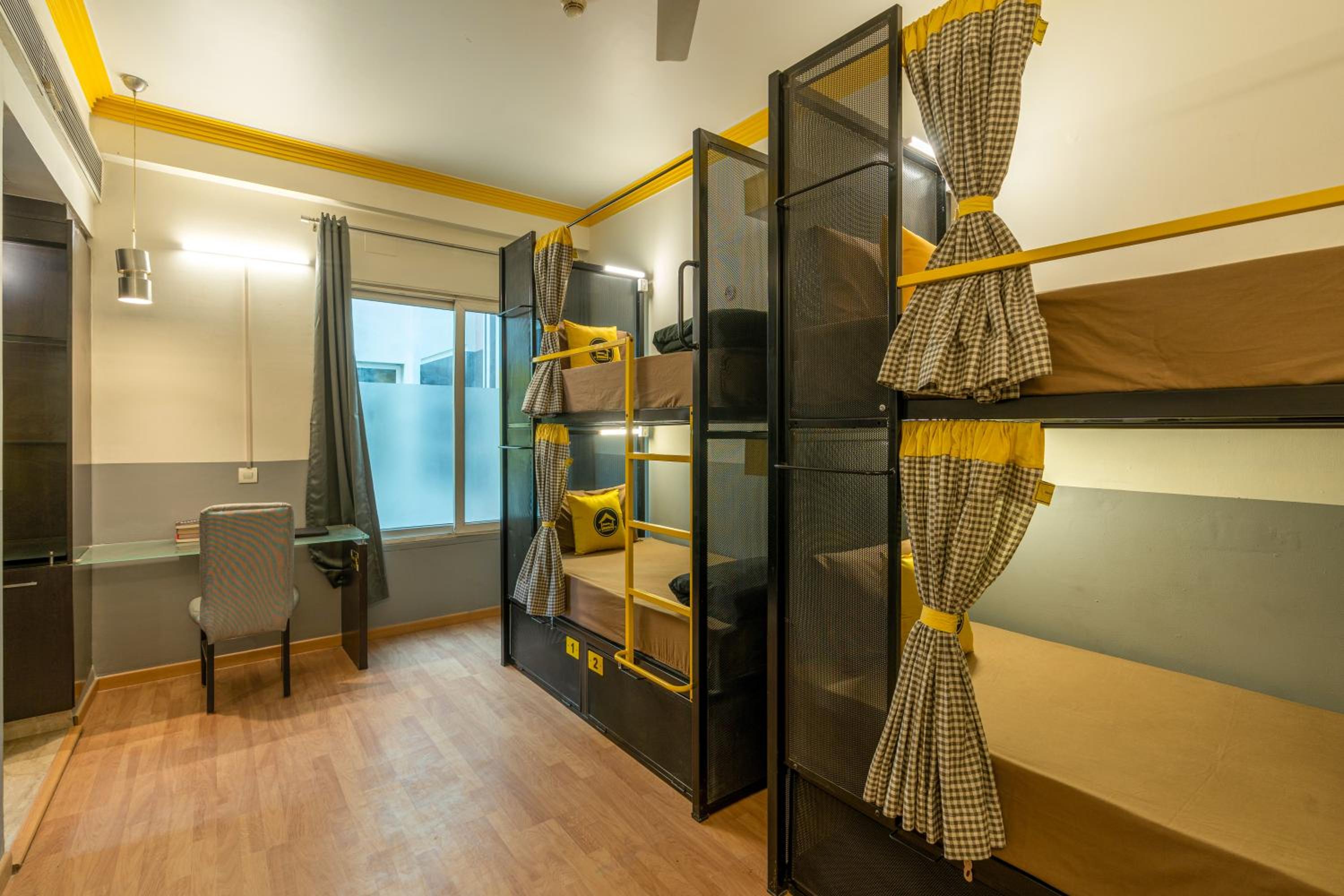 Deluxe - Bed In 4 Bed Mixed Dormitory photo 1