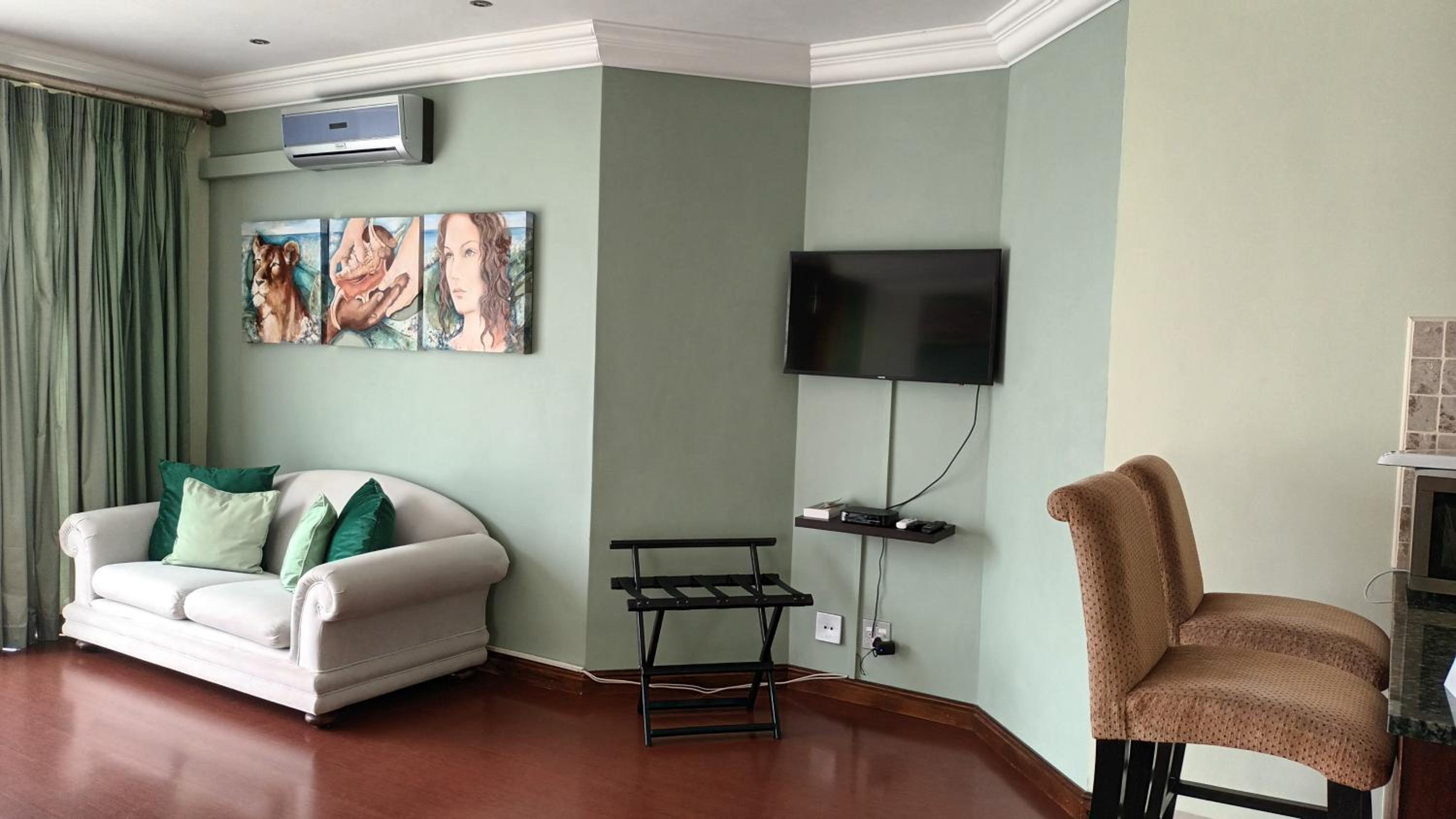 Executive Suite with Mountain View - Photo 13