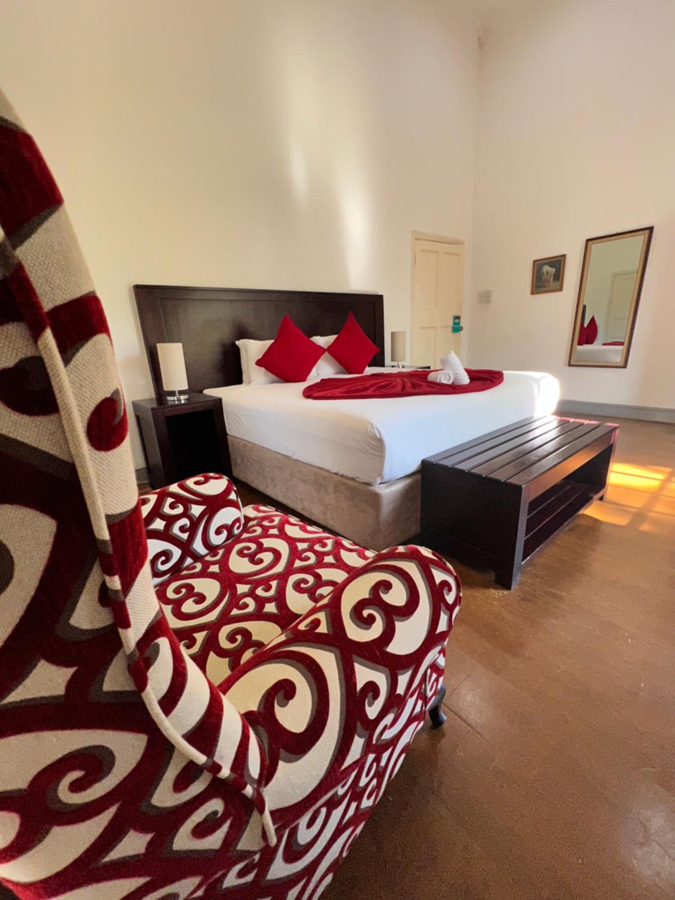 Double Room with Private Bathroom - Photo 6