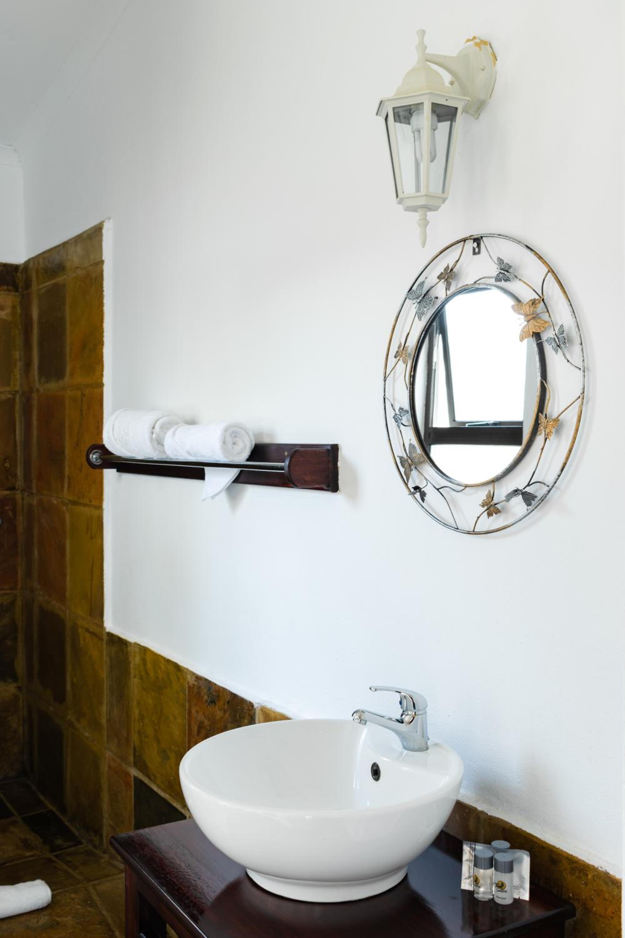 Double Room with Private Bathroom - Photo 4