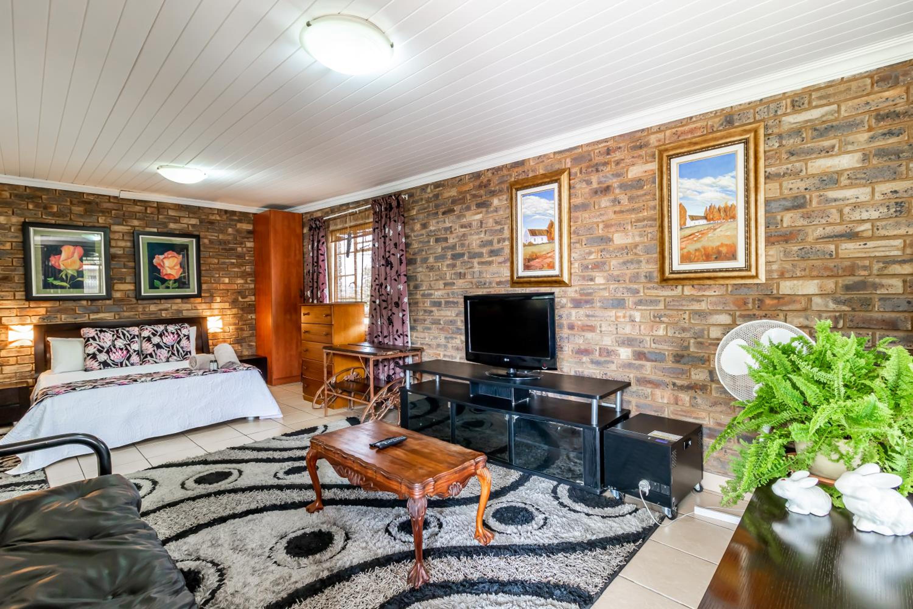 Apartment - Photo 4