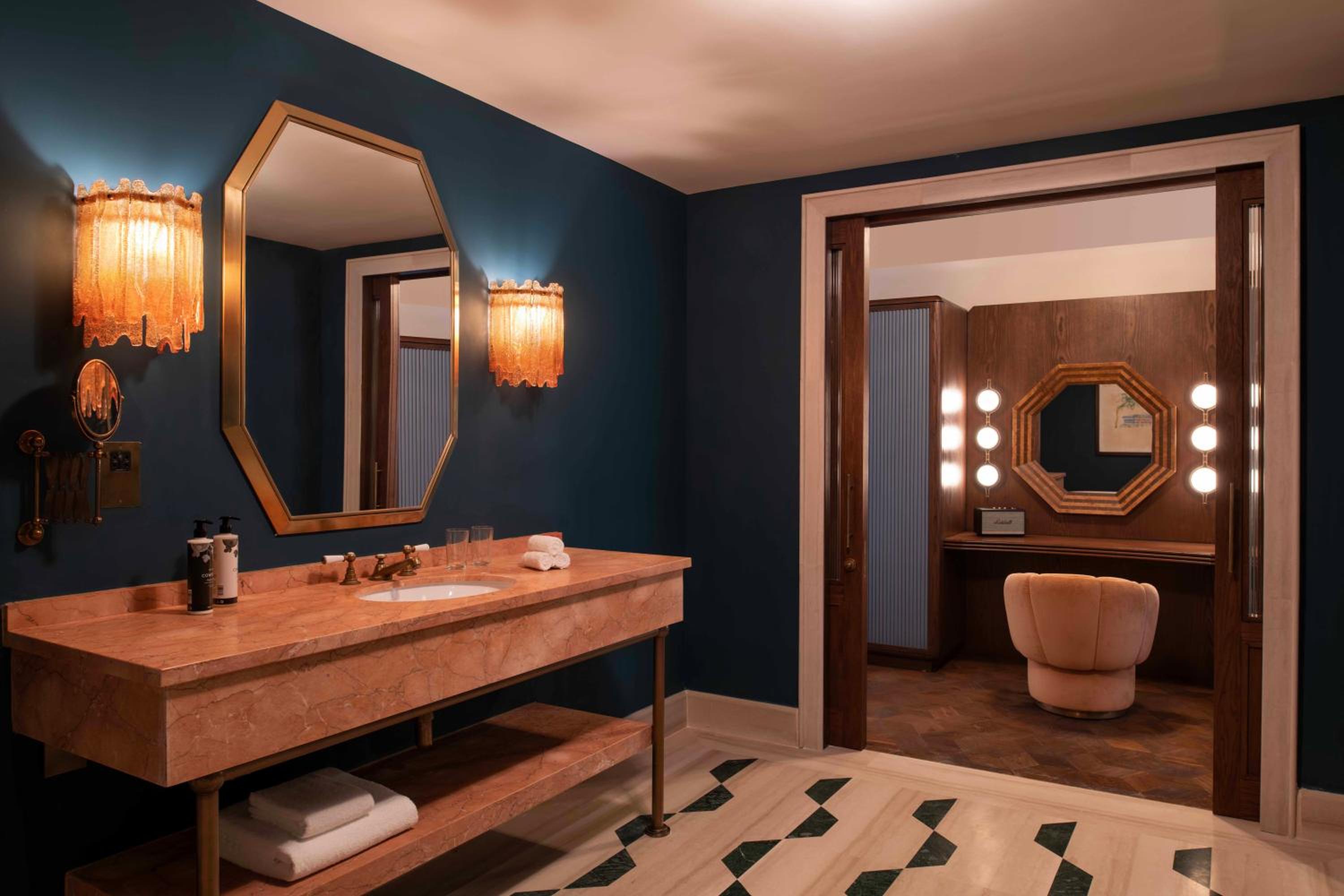 Palace View Suite - Photo 2