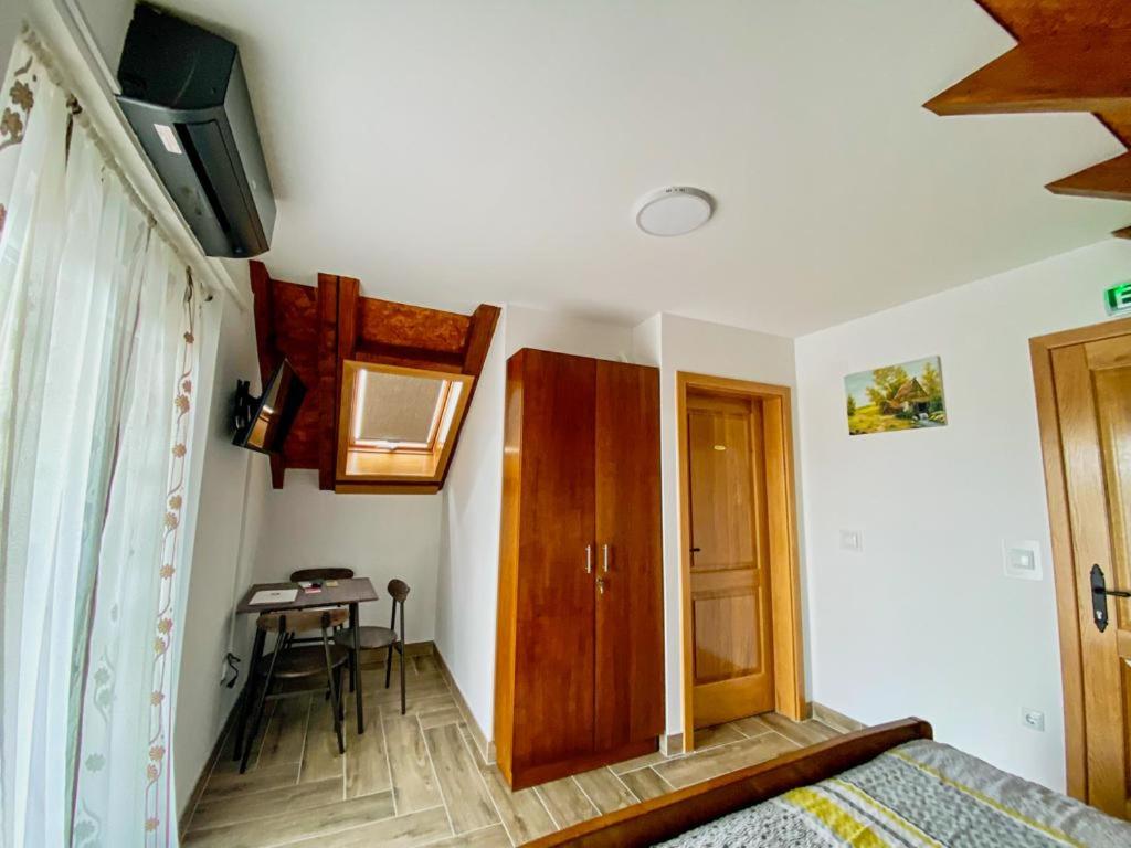 Double Room with Balcony photo 2