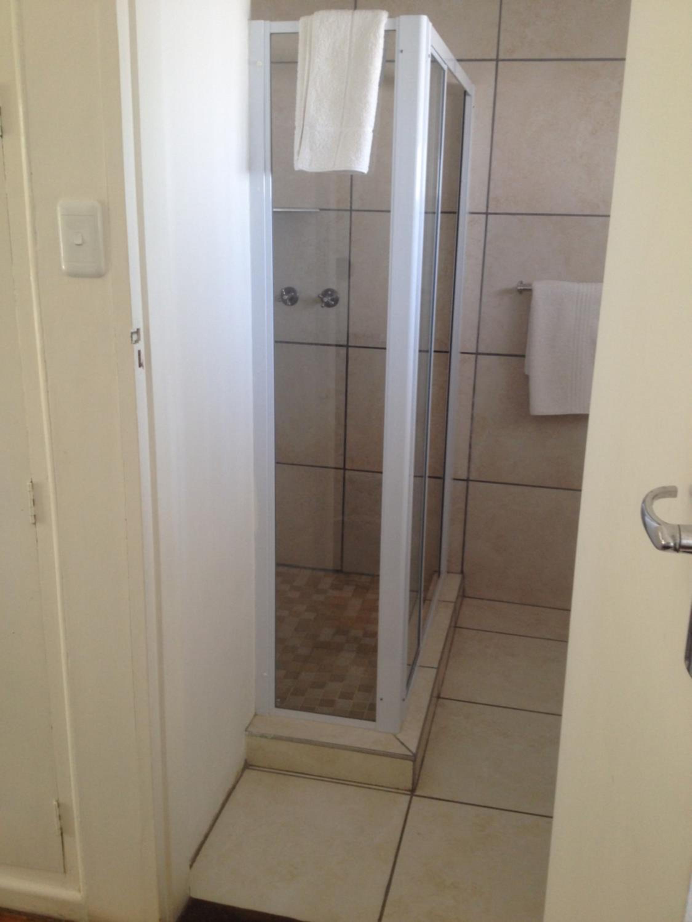 Twin Room - Photo 6