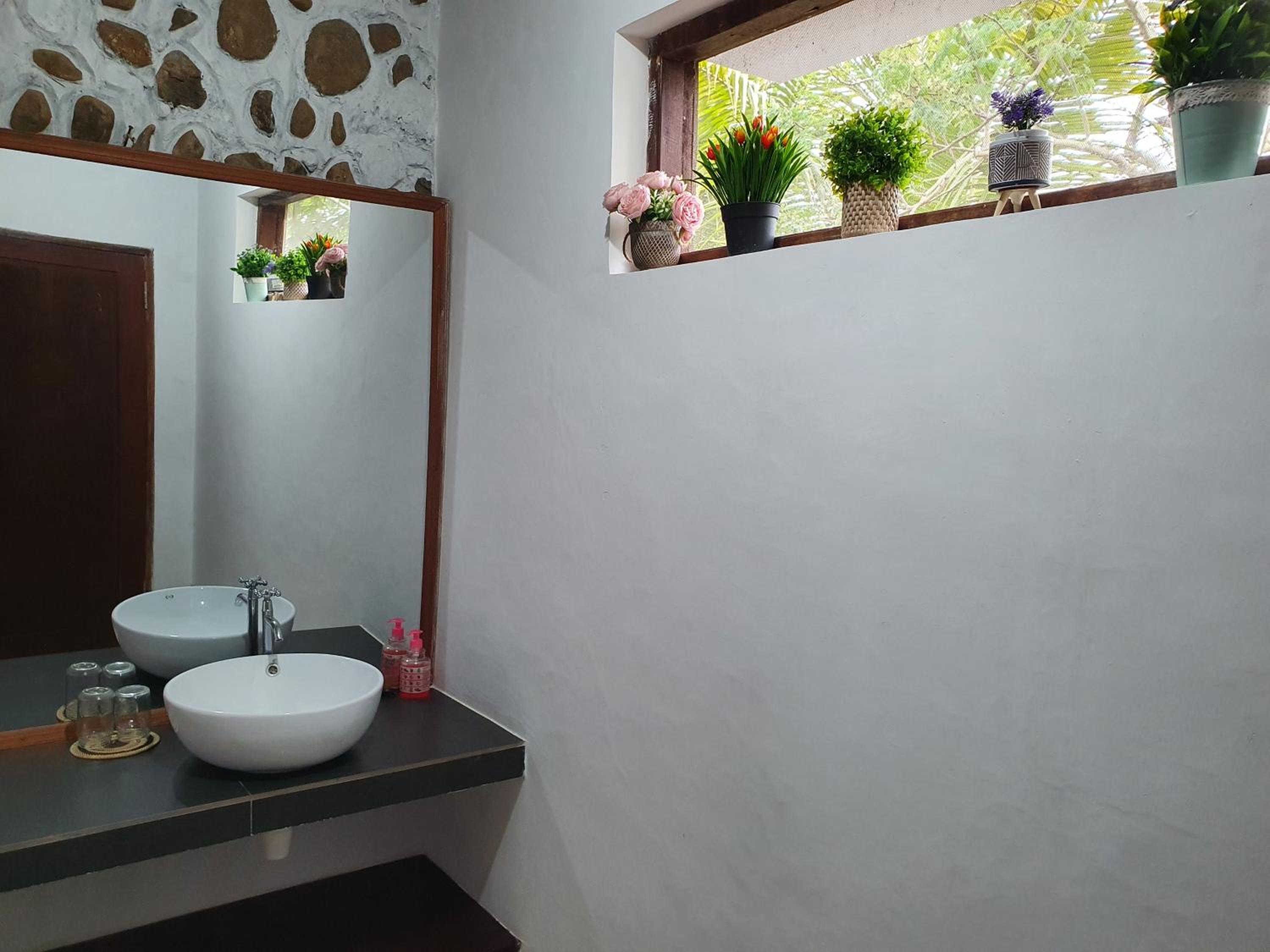 Double Room with Balcony and Sea View photo 3