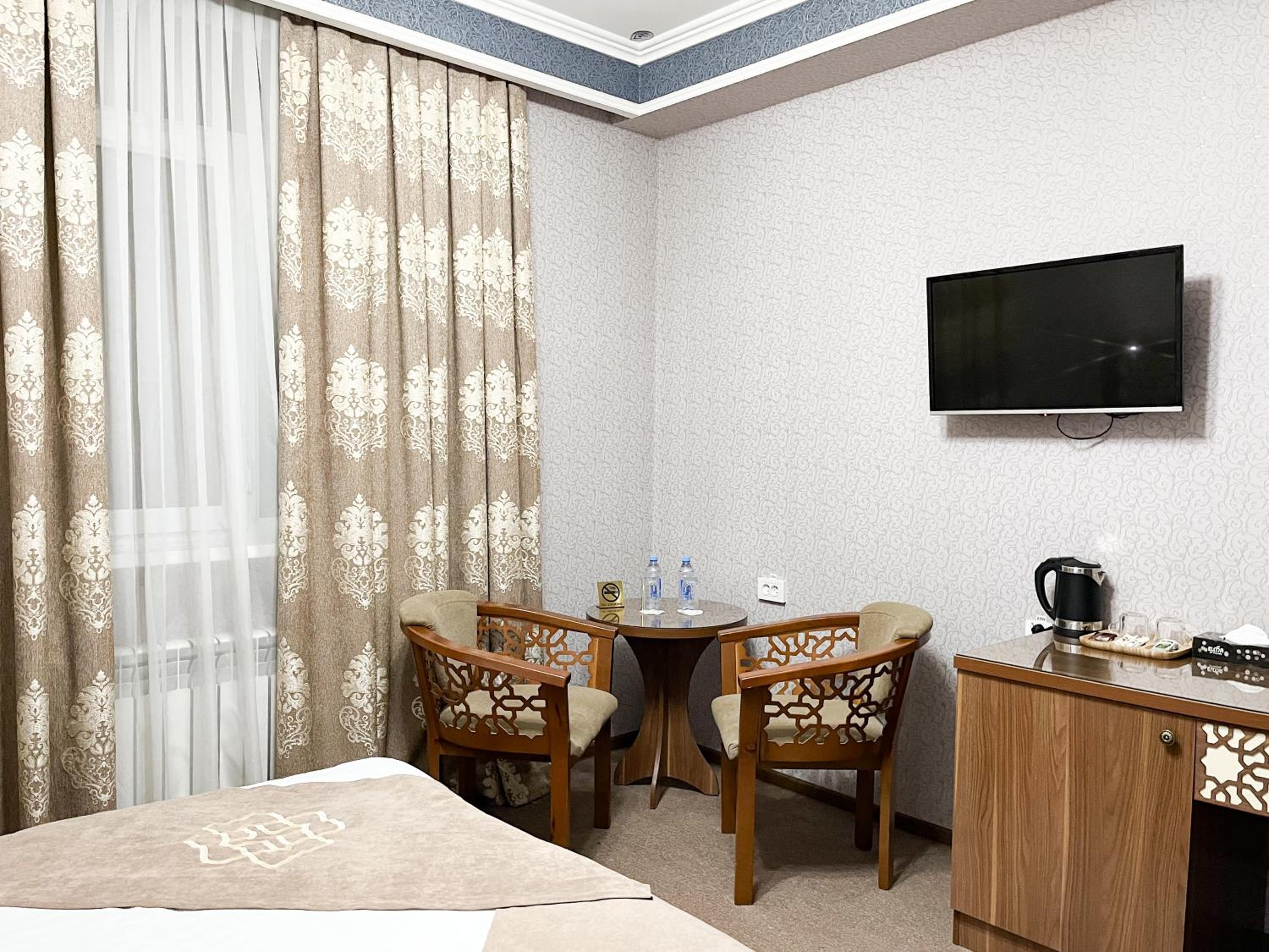 Standard Double Room - Photo 9
