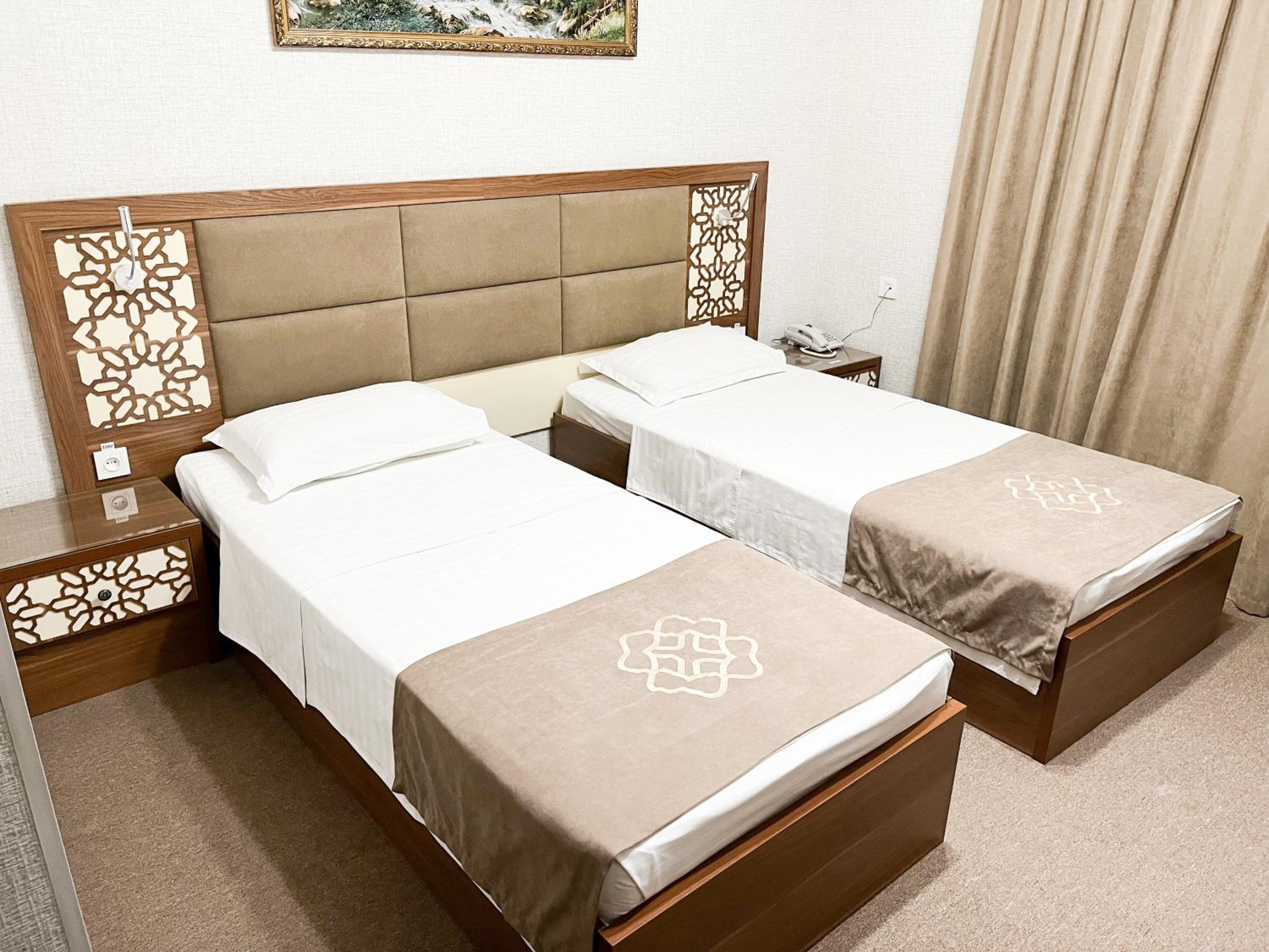 Standard Twin Room - Photo 1